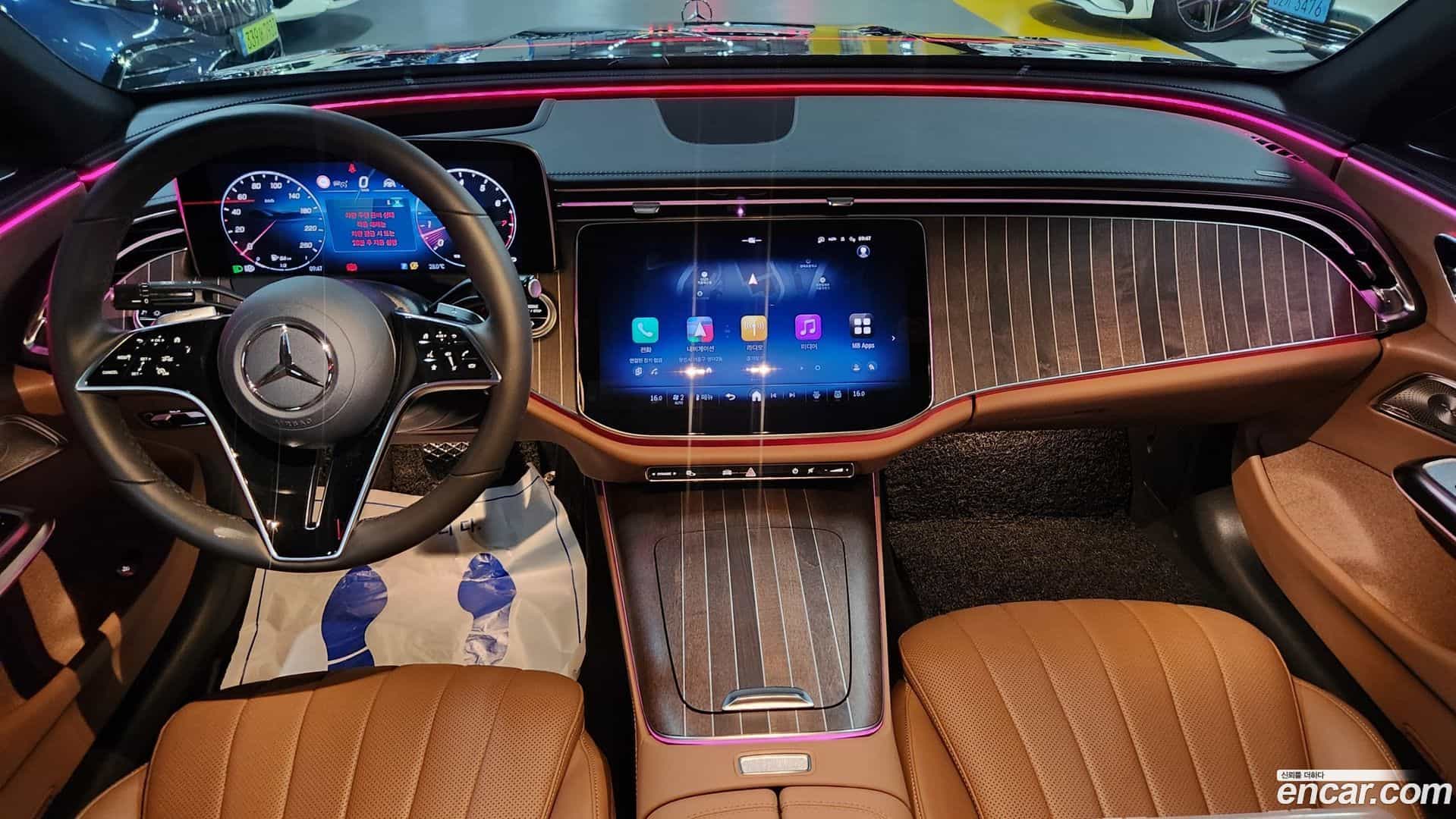 E-Class Mercedes-Benz 2025.1-INNER-007