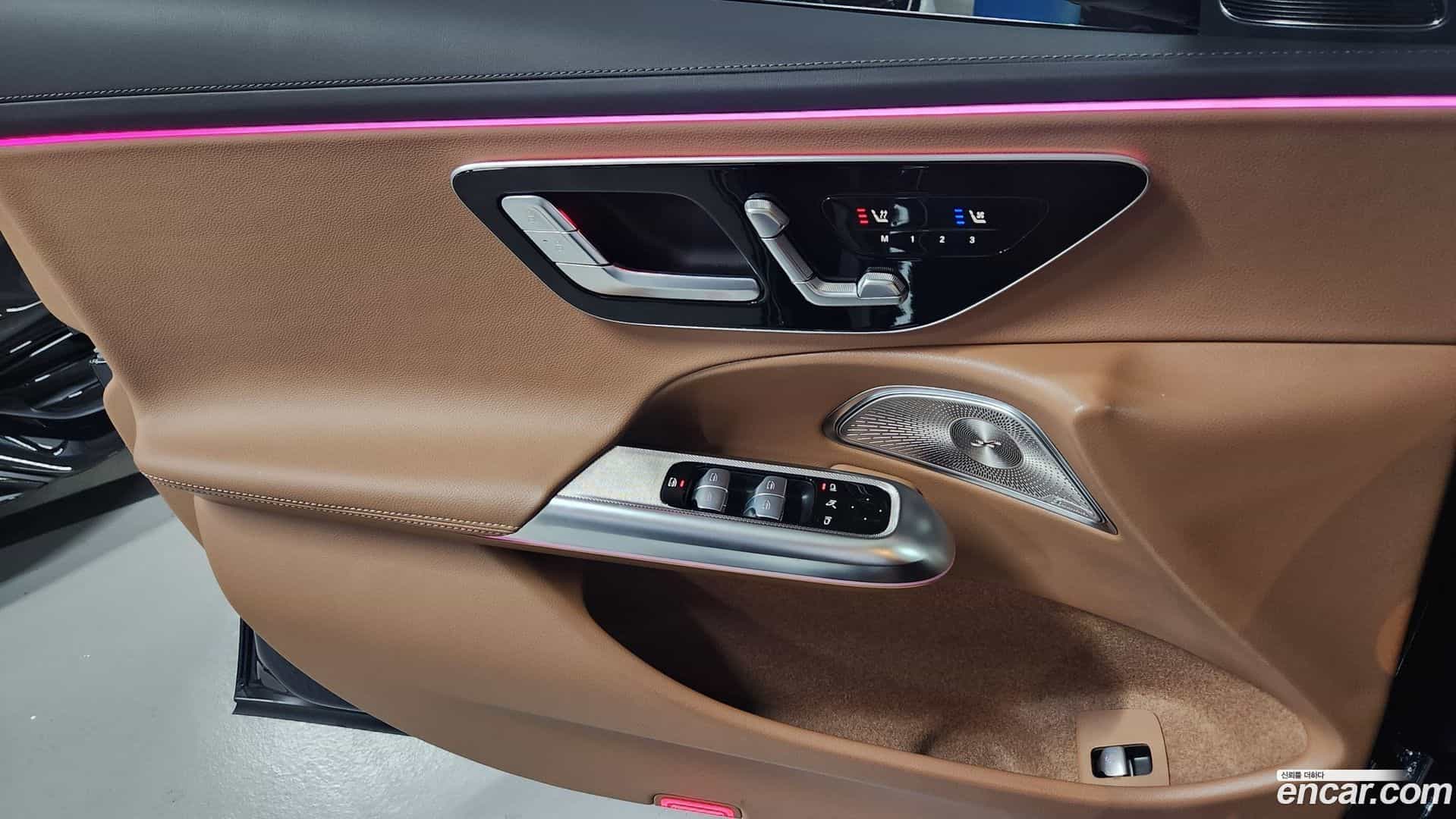 E-Class Mercedes-Benz 2025.1-INNER-009