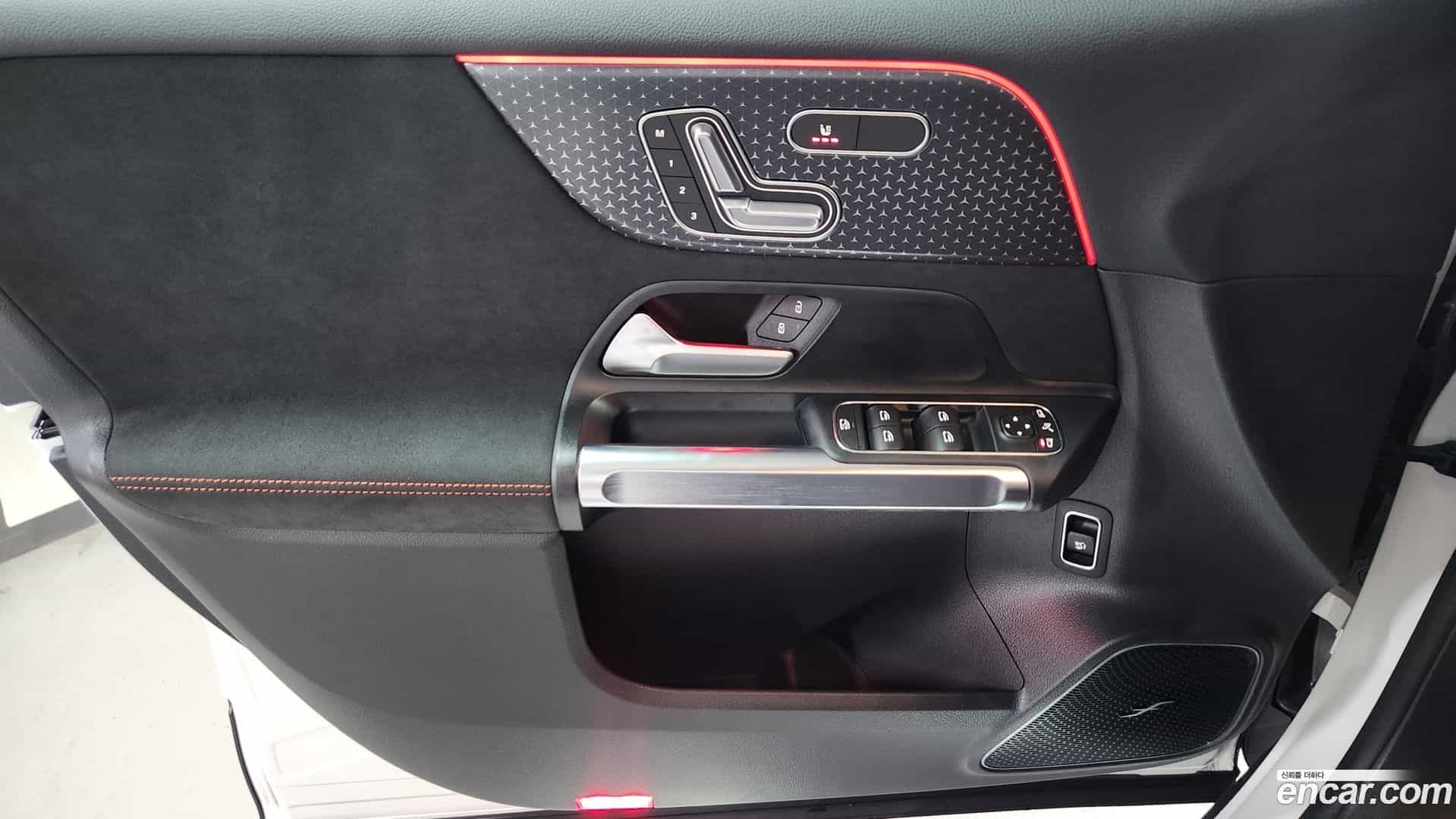 EQB Mercedes-Benz 2025.8-INNER-008