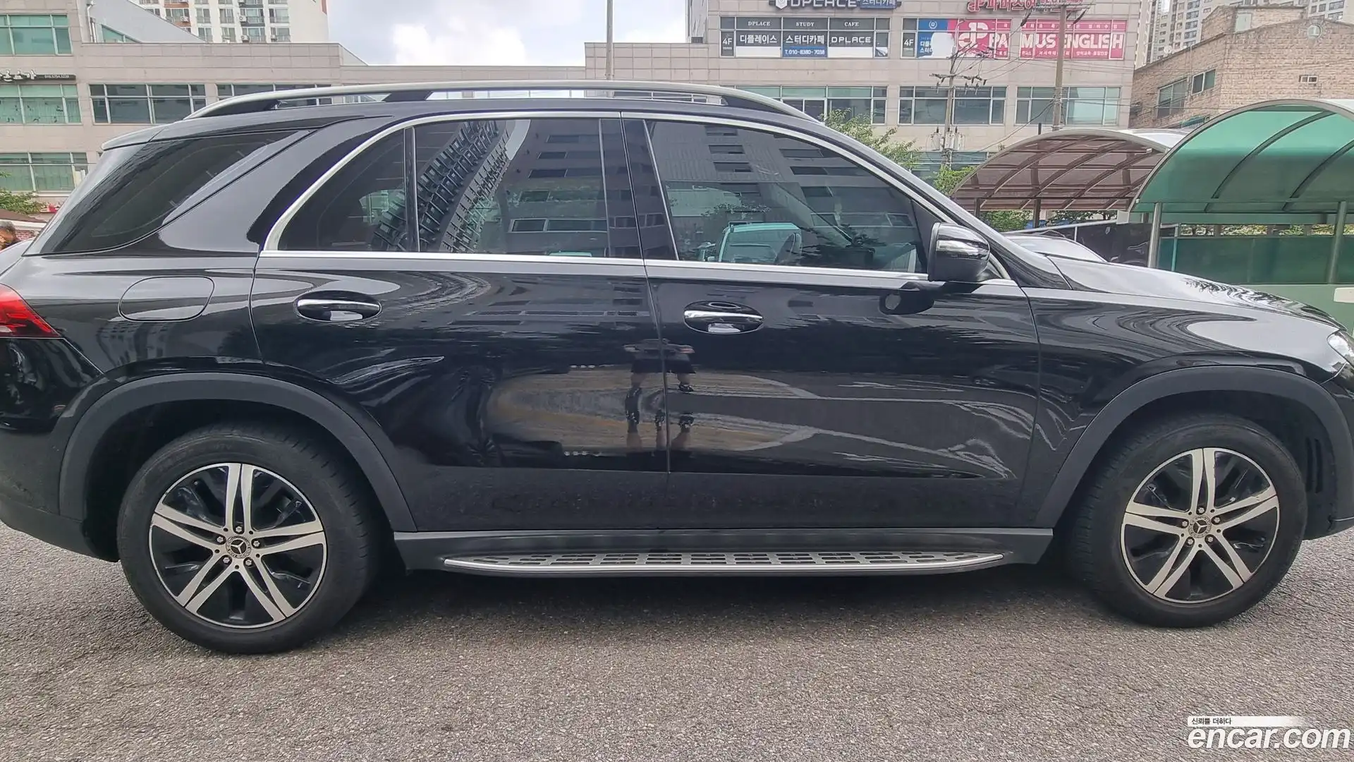 GLE-Class Mercedes-Benz 2019.9-OUTER-002