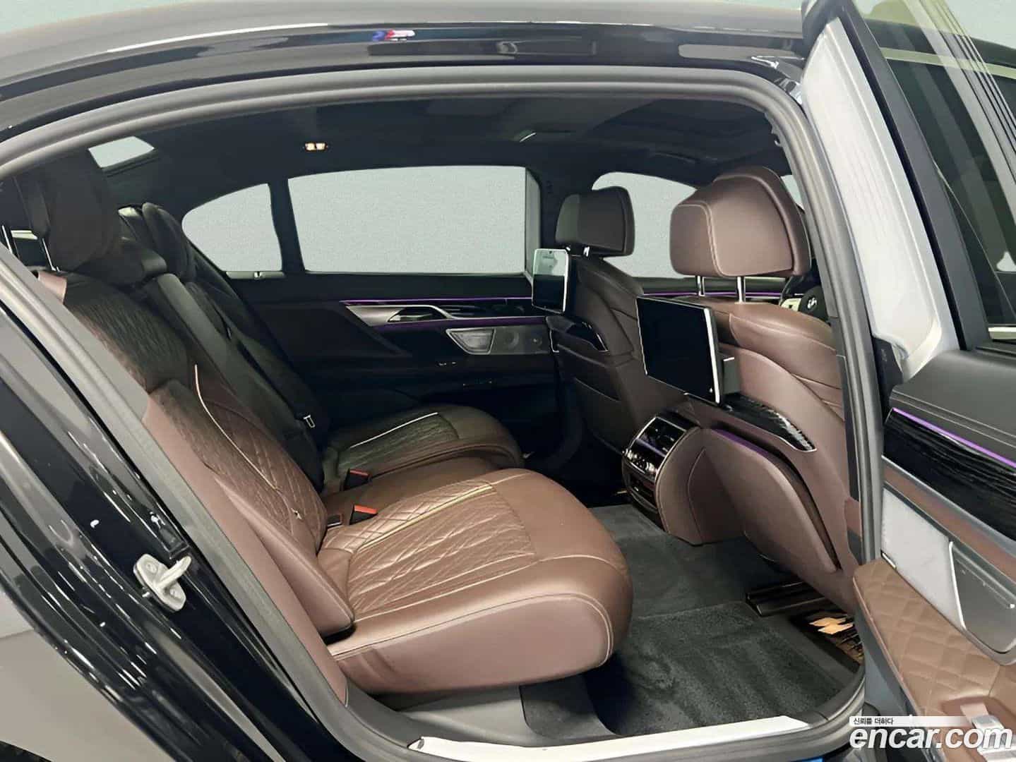 7-Series BMW 2022.6-OPTION-017