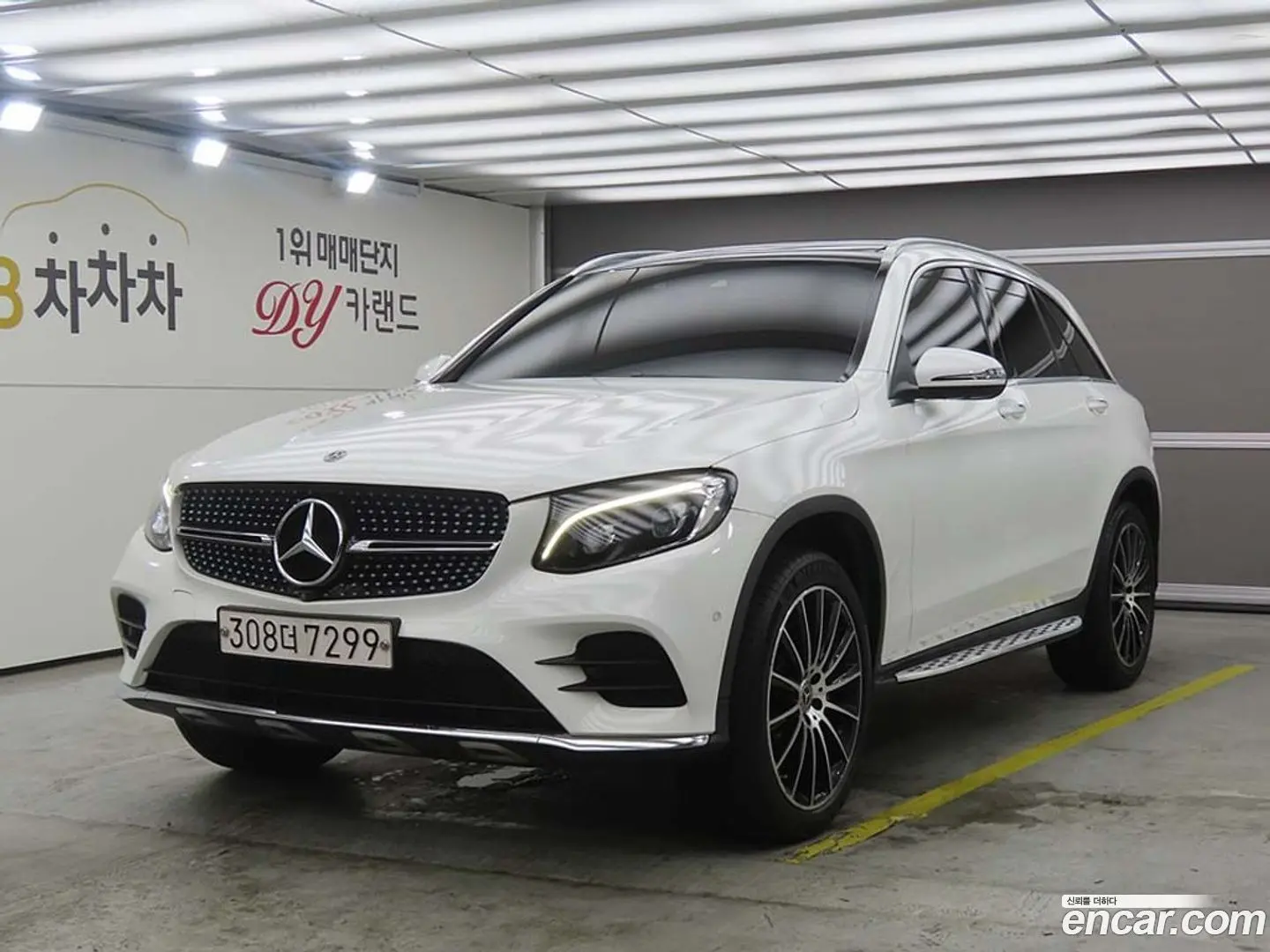 Main__Slider__Photo:GLC-Class Mercedes-Benz 2017.10-0