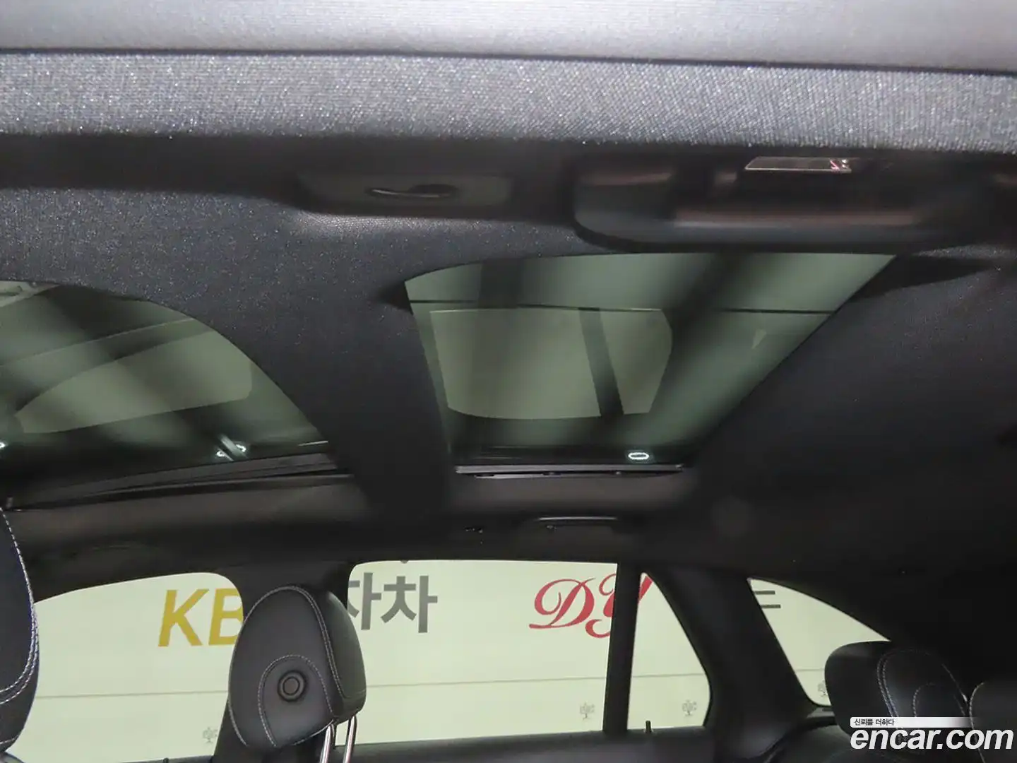 GLC-Class Mercedes-Benz 2017.10-OPTION-017
