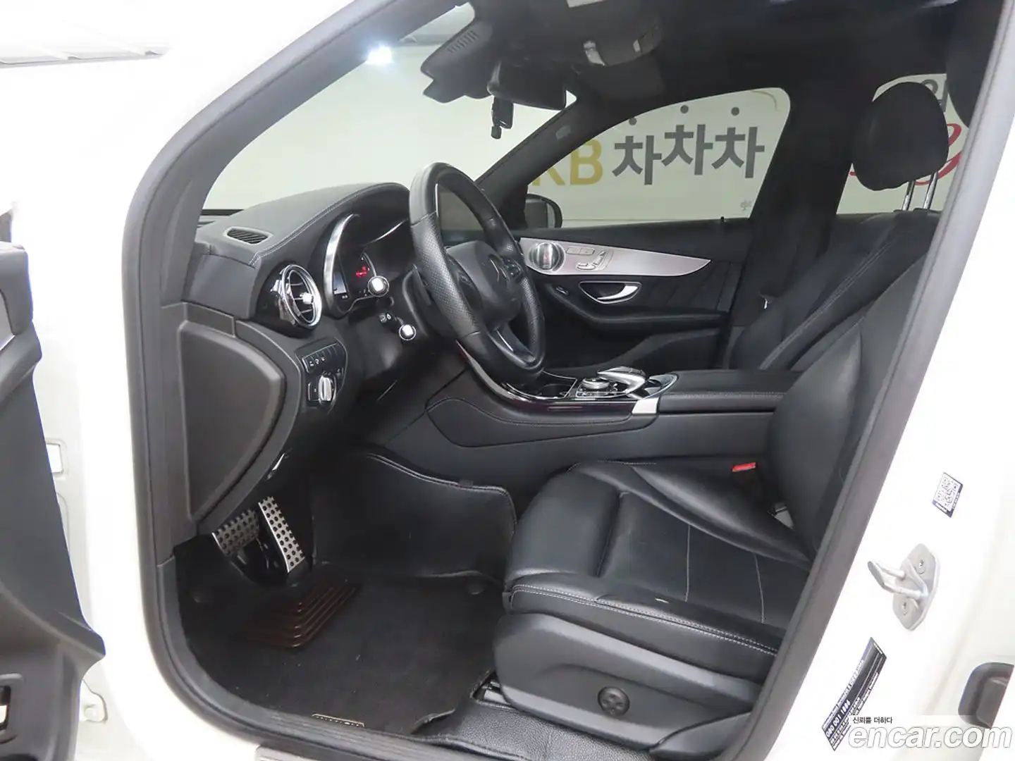 GLC-Class Mercedes-Benz 2017.10-OPTION-018