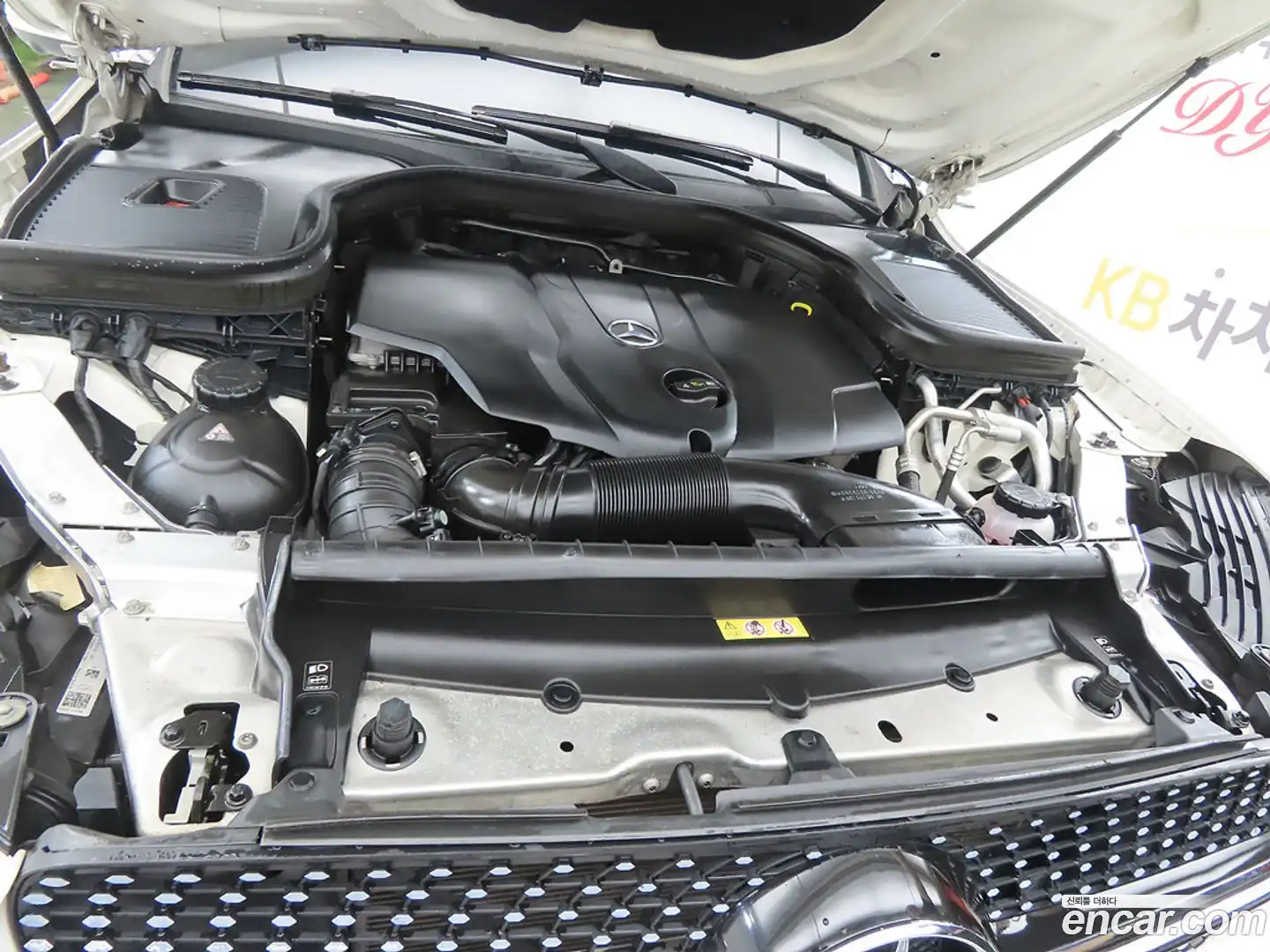 GLC-Class Mercedes-Benz 2017.10-OPTION-024