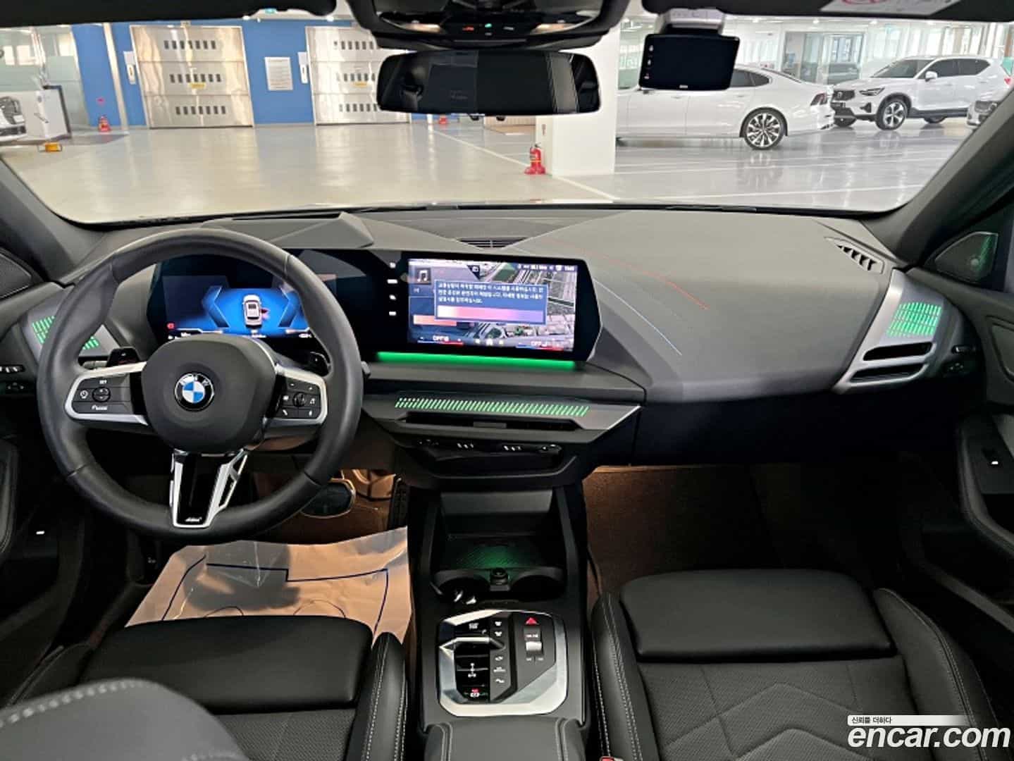 1-Series BMW 2025.6-INNER-007