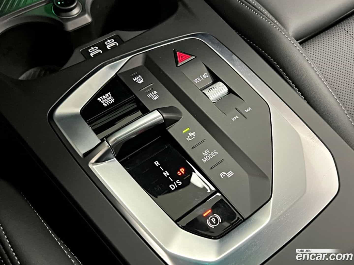 1-Series BMW 2025.6-INNER-009
