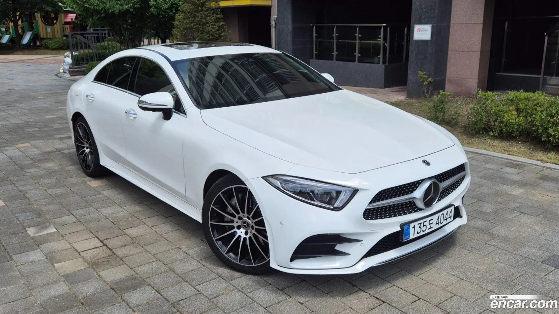 Main__Slider__Photo:CLS-Class Mercedes-Benz 2018.10-0