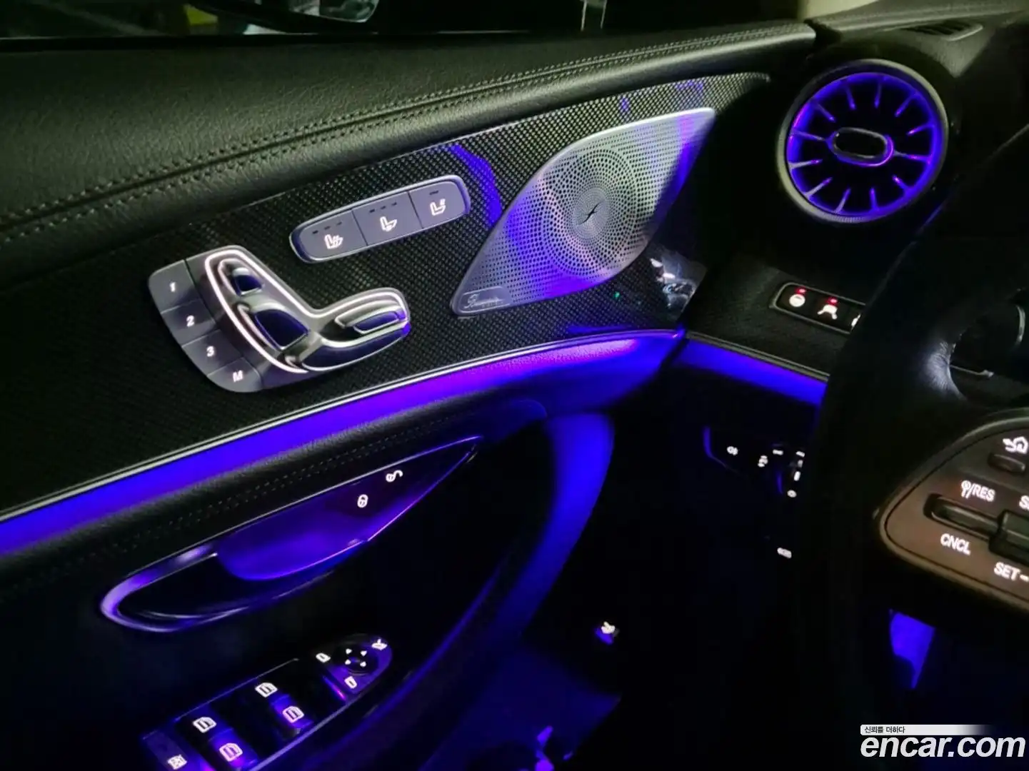 CLS-Class Mercedes-Benz 2018.10-OPTION-022