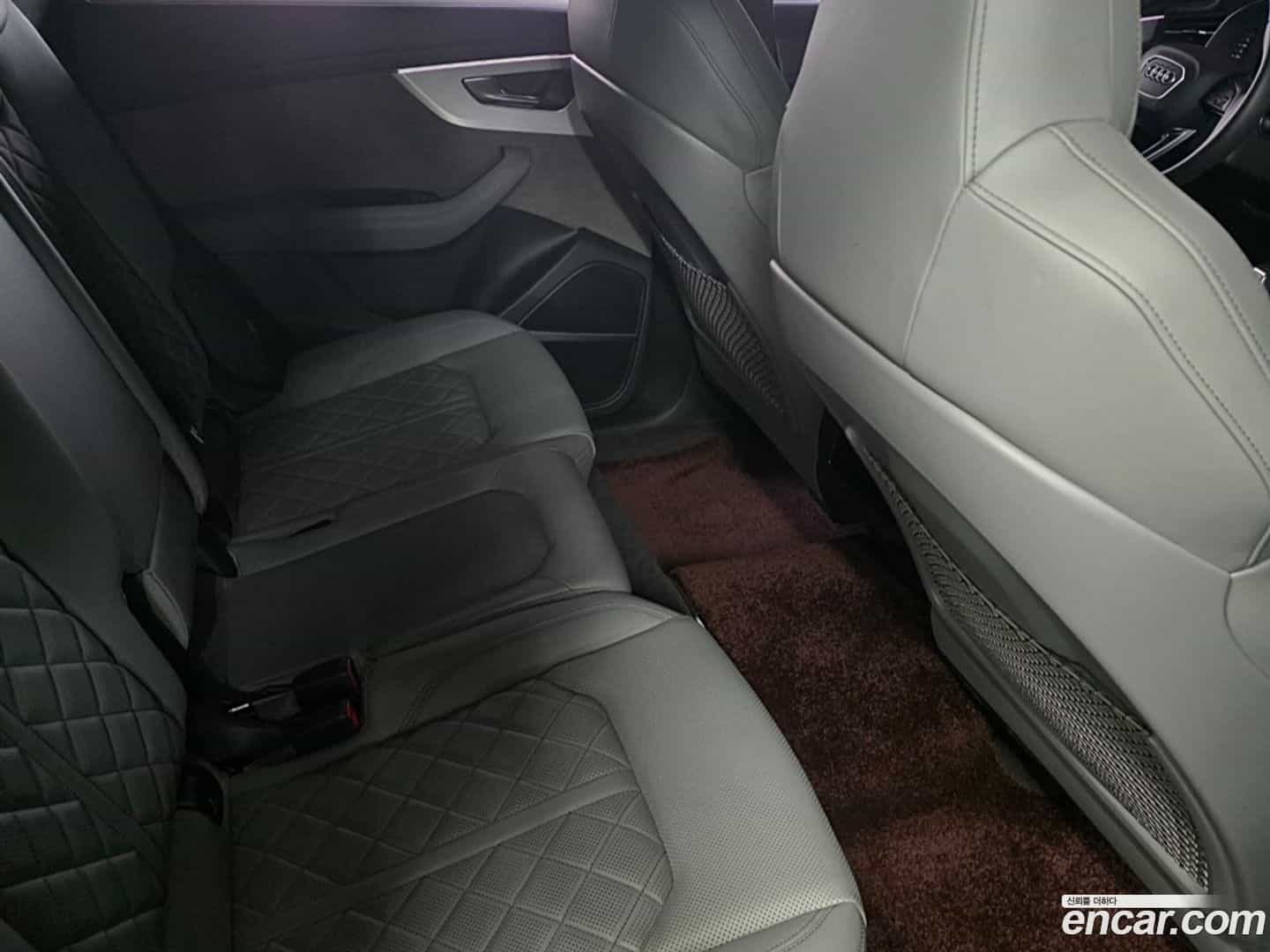 Q8 Audi 2022.5-OPTION-016