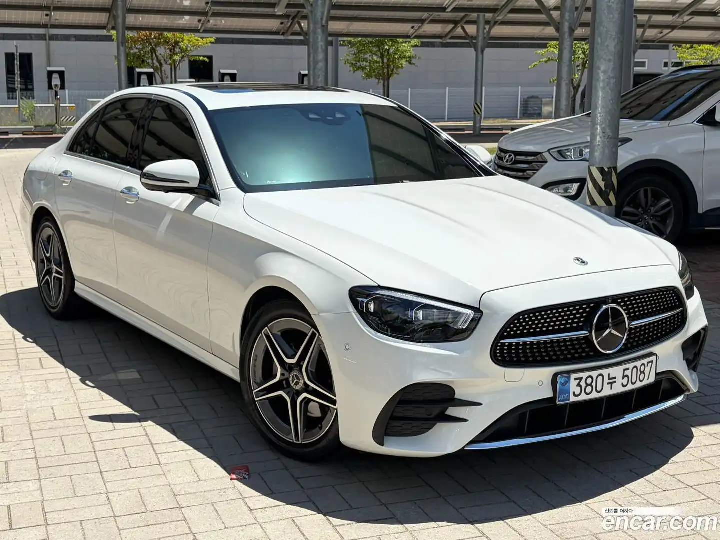 E-Class Mercedes-Benz 2023.8-OUTER-001