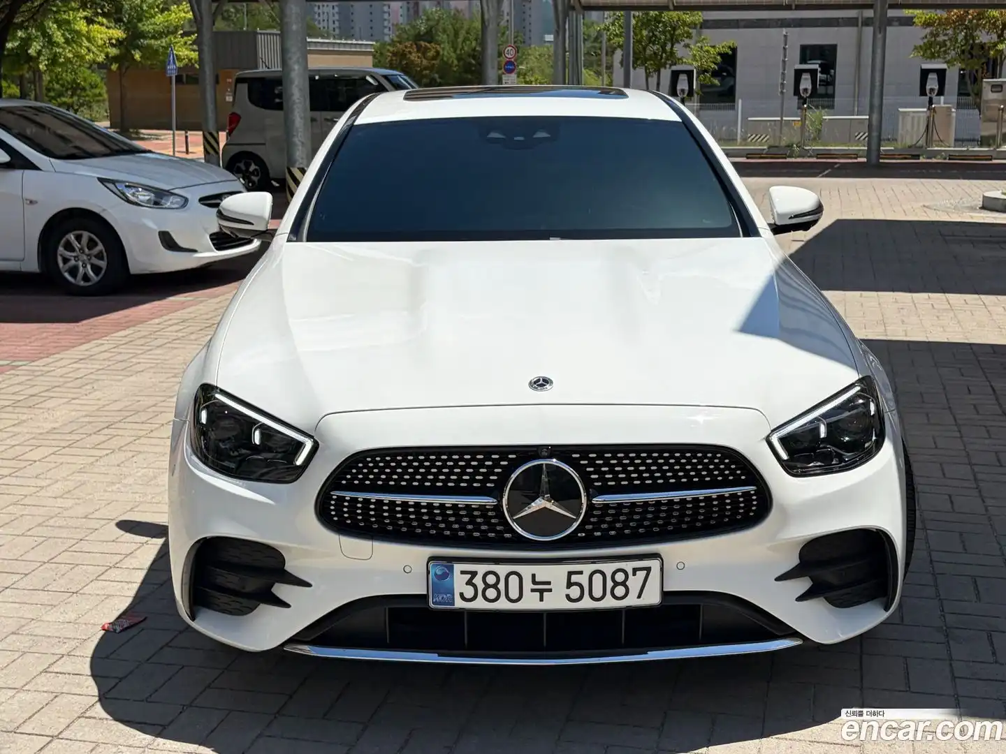 E-Class Mercedes-Benz 2023.8-OUTER-002