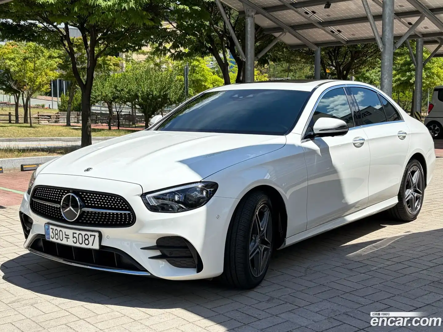 E-Class Mercedes-Benz 2023.8-OUTER-003