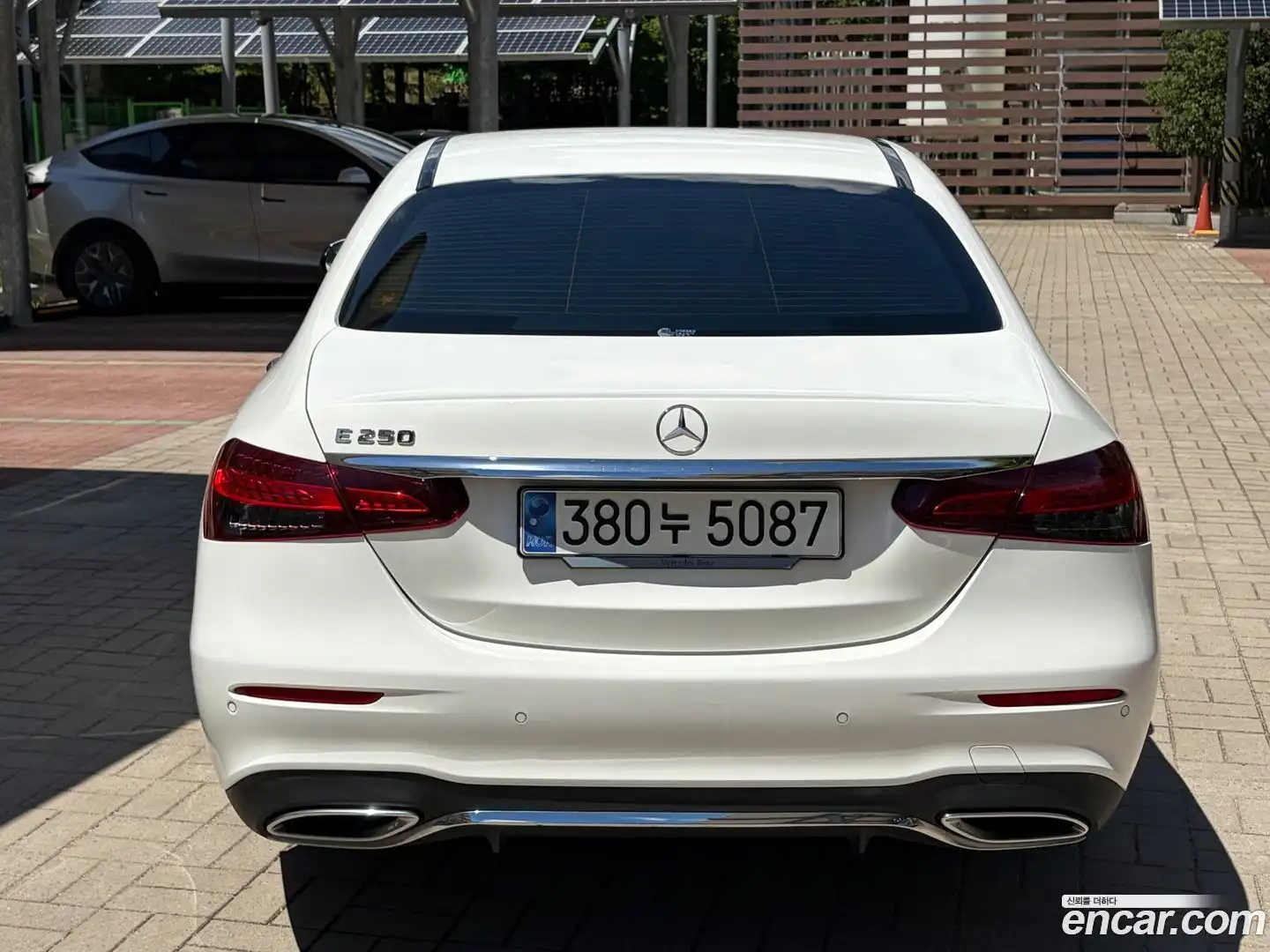 E-Class Mercedes-Benz 2023.8-OUTER-005