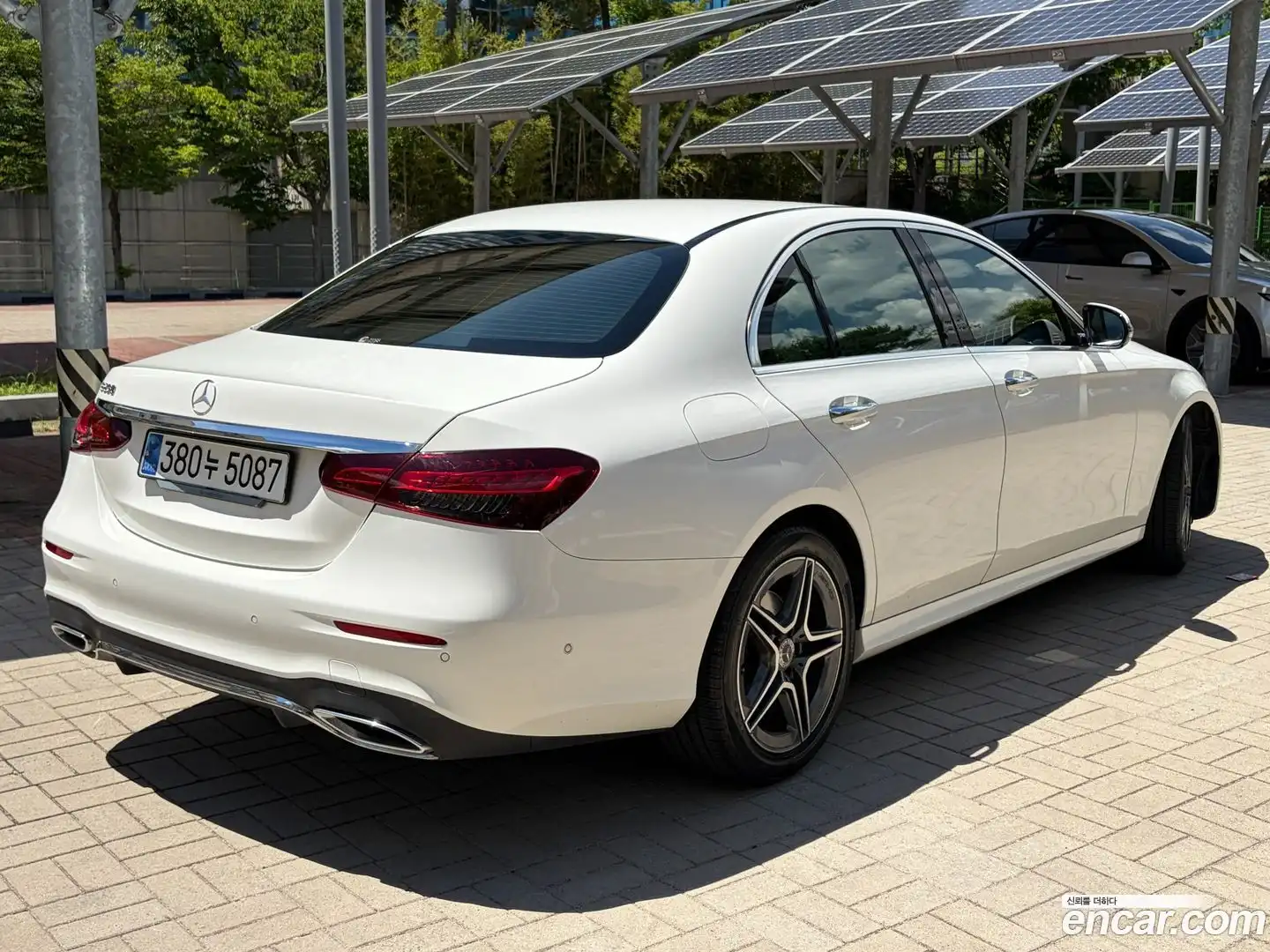 E-Class Mercedes-Benz 2023.8-OUTER-006