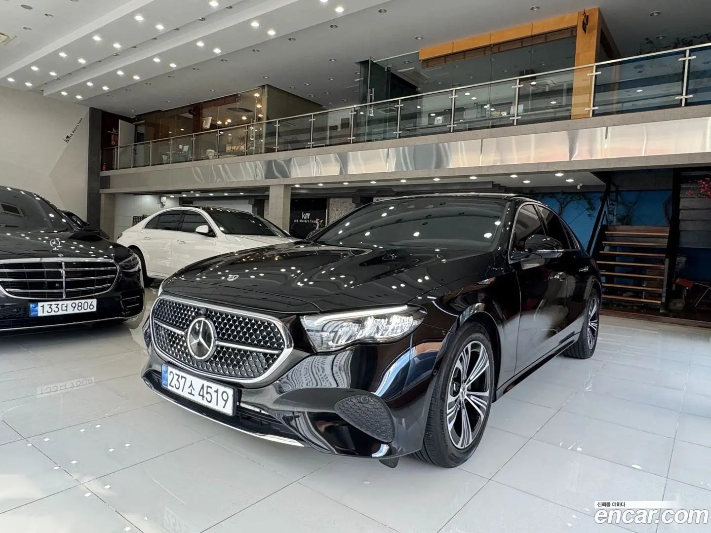 Main__Slider__Photo:E-Class Mercedes-Benz 2024.5-0