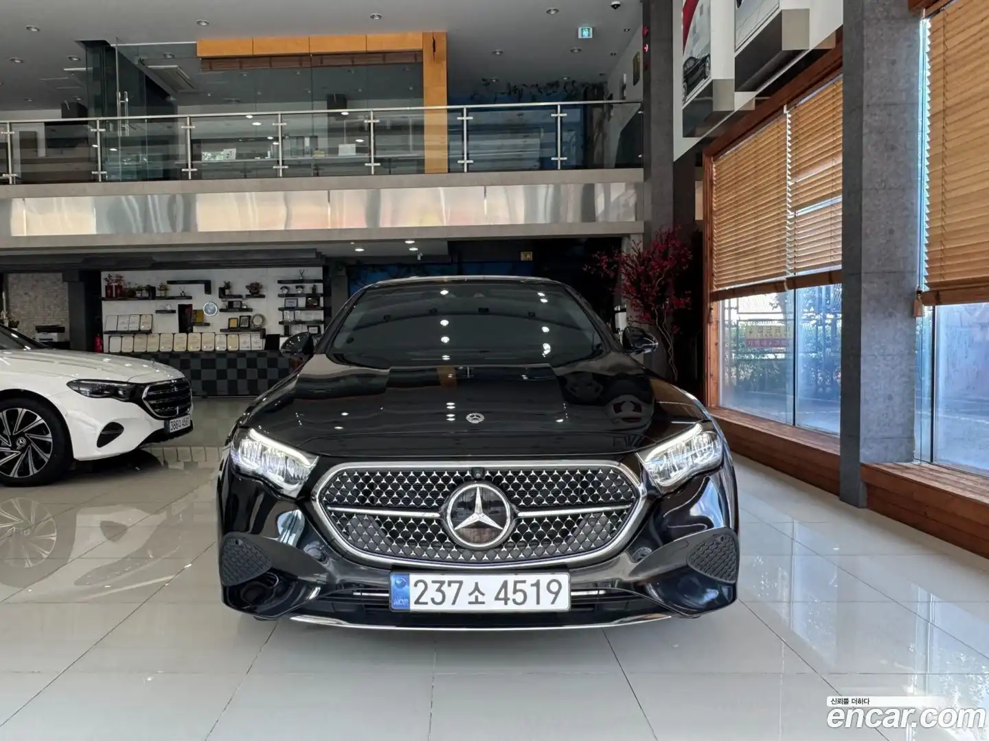 E-Class Mercedes-Benz 2024.5-OUTER-003