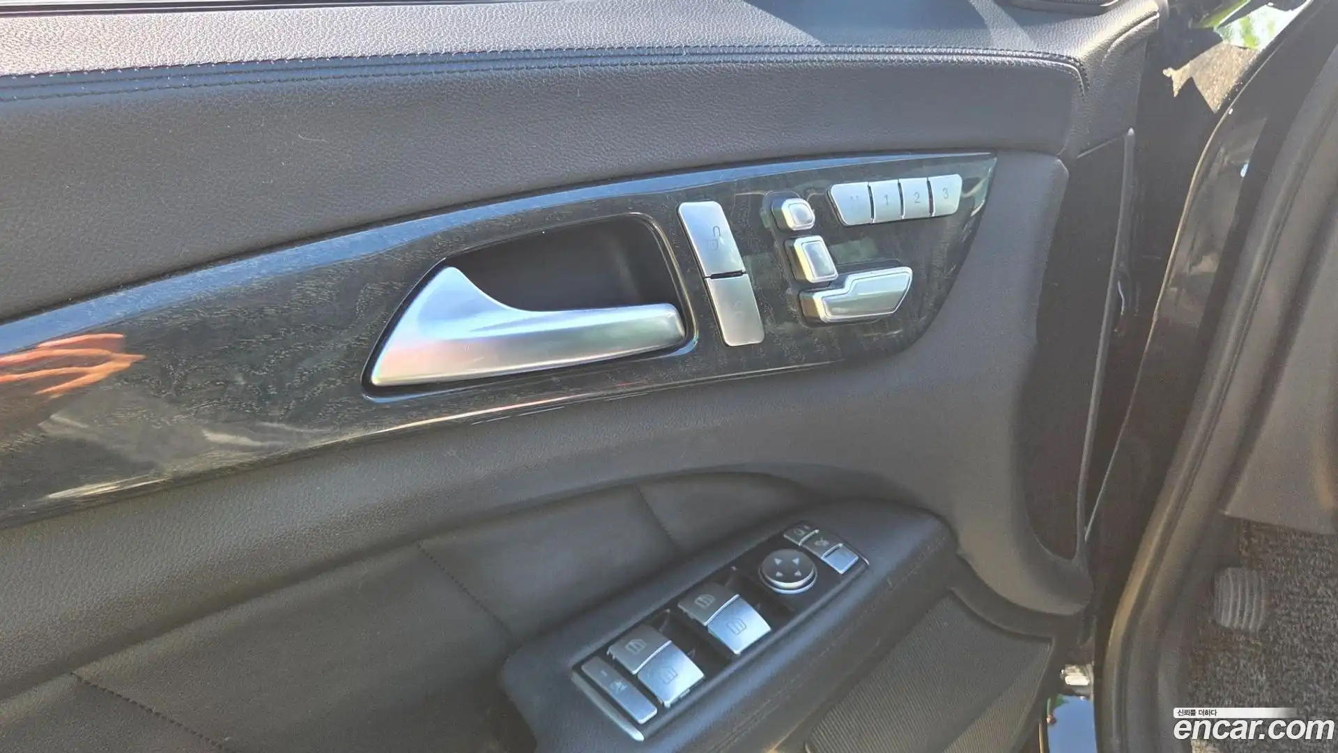 CLS-Class Mercedes-Benz 2014.5-OPTION-018