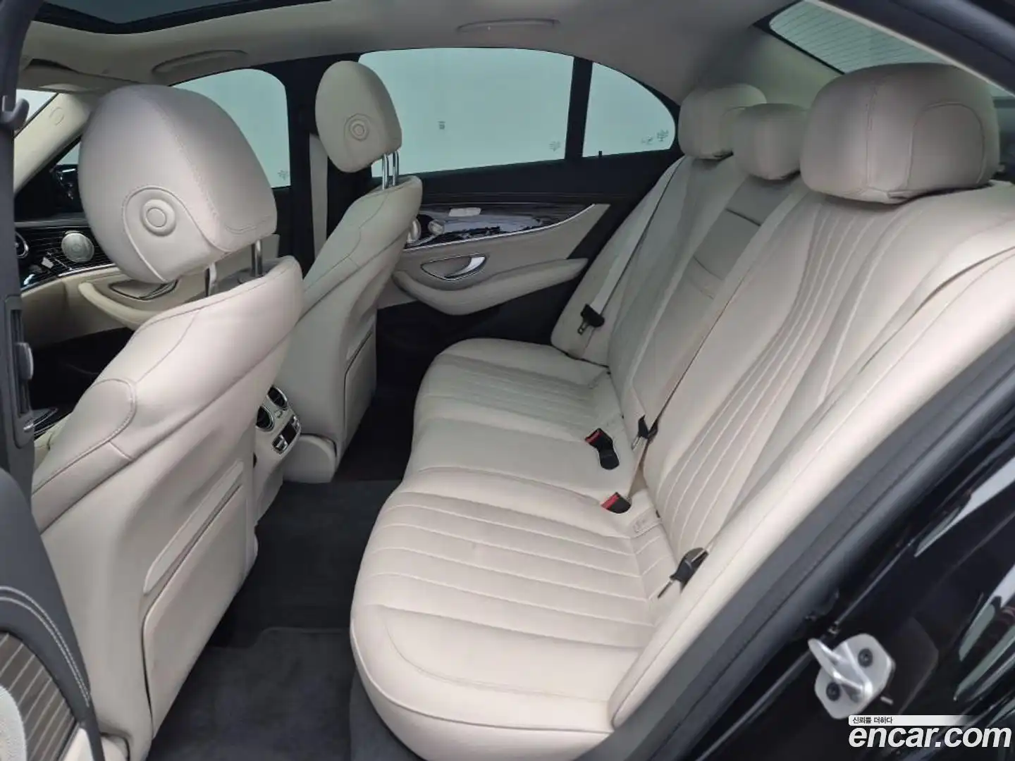 E-Class Mercedes-Benz 2023.6-OPTION-016