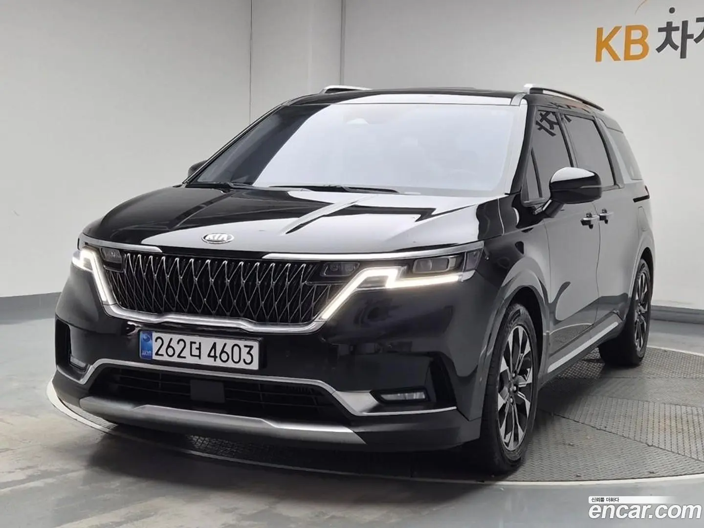 Main__Slider__Photo:Canival Kia 2020.11-0