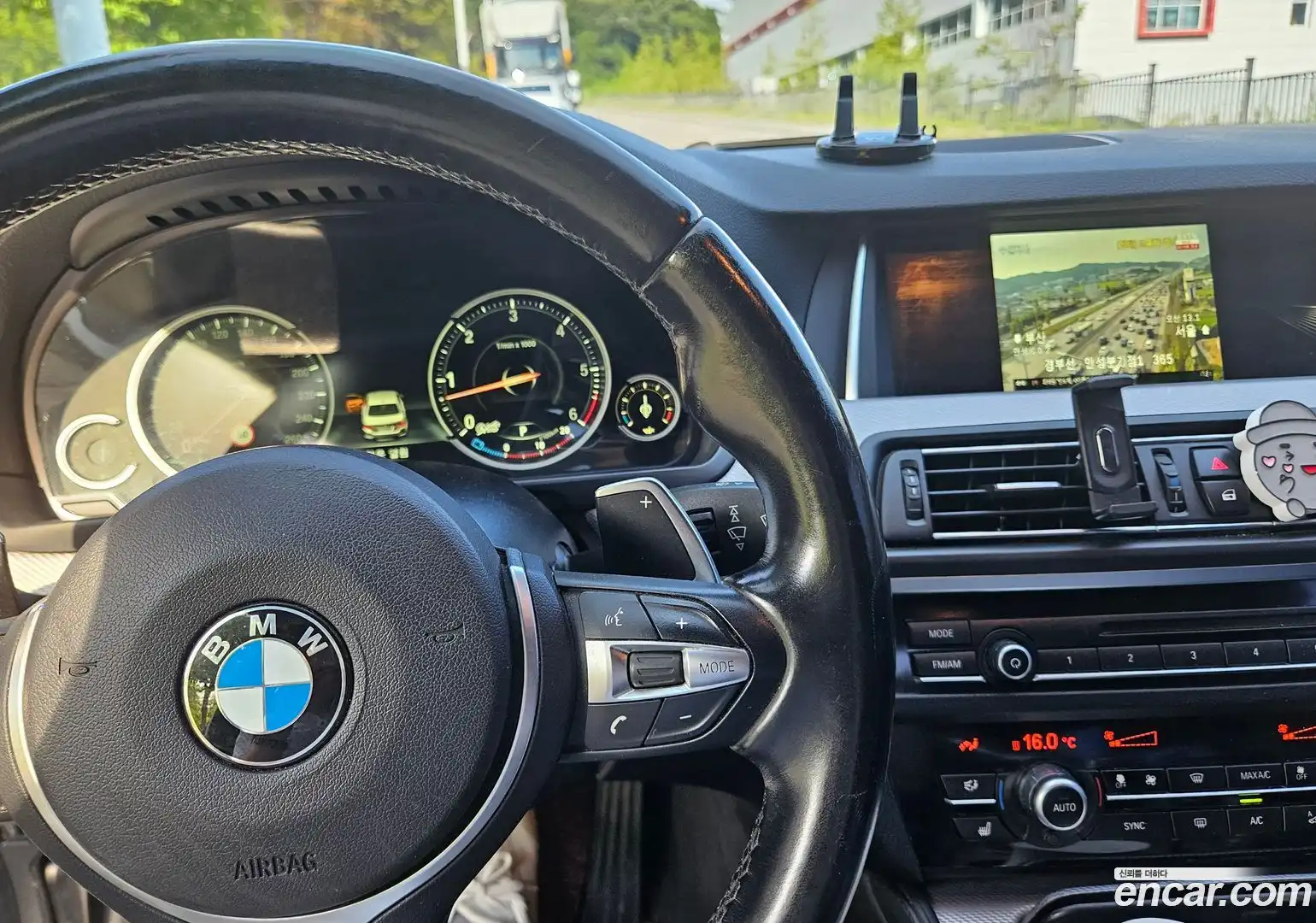 5-Series BMW 2015.4-INNER-008