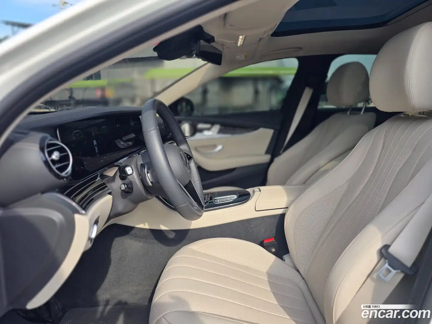 E-Class Mercedes-Benz 2023.10-INNER-010