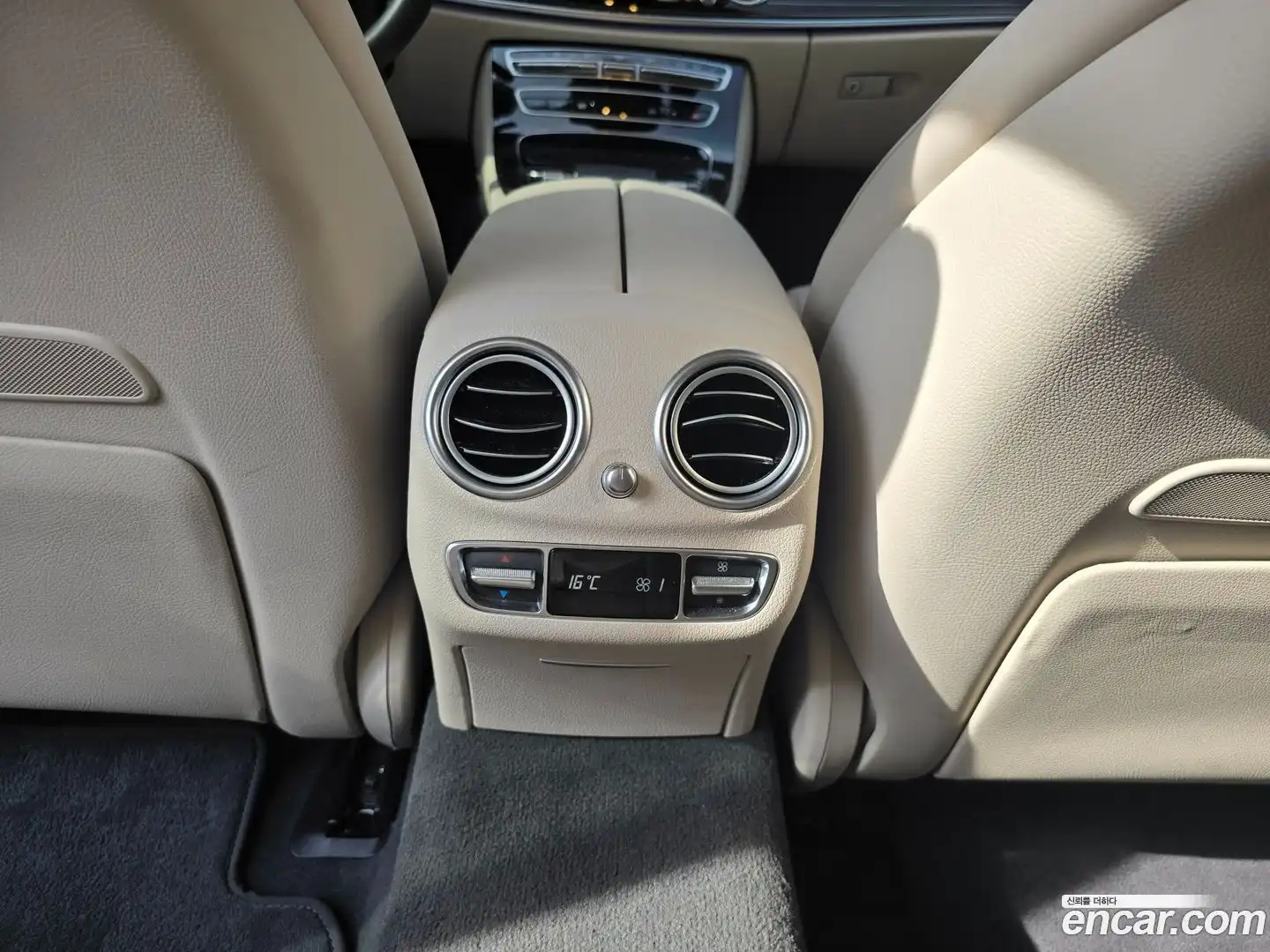 E-Class Mercedes-Benz 2023.10-OPTION-016