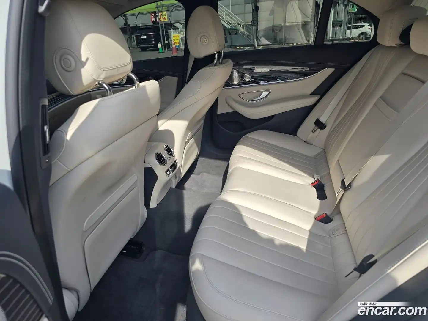 E-Class Mercedes-Benz 2023.10-OPTION-018