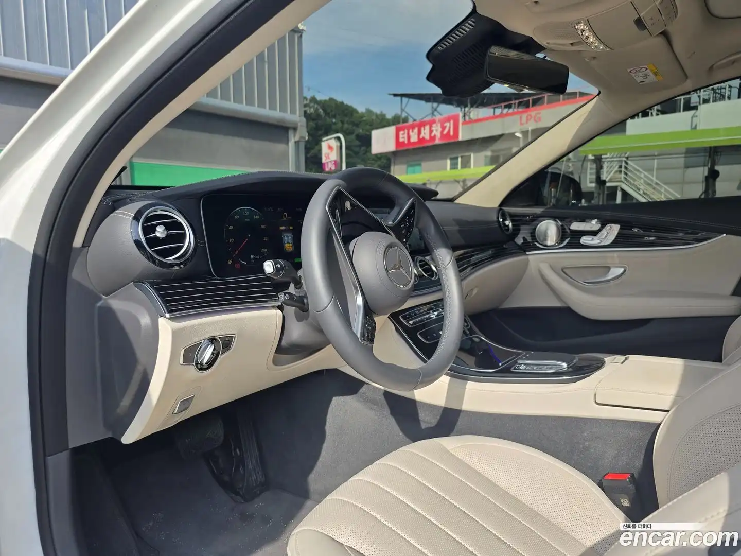 E-Class Mercedes-Benz 2023.10-OPTION-020