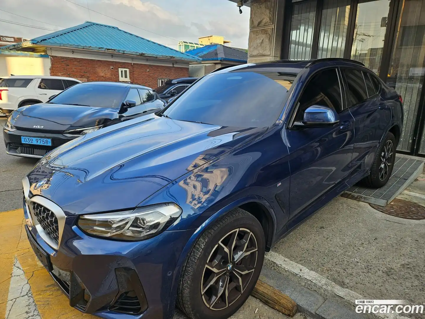 X4 BMW 2023.11-OUTER-003