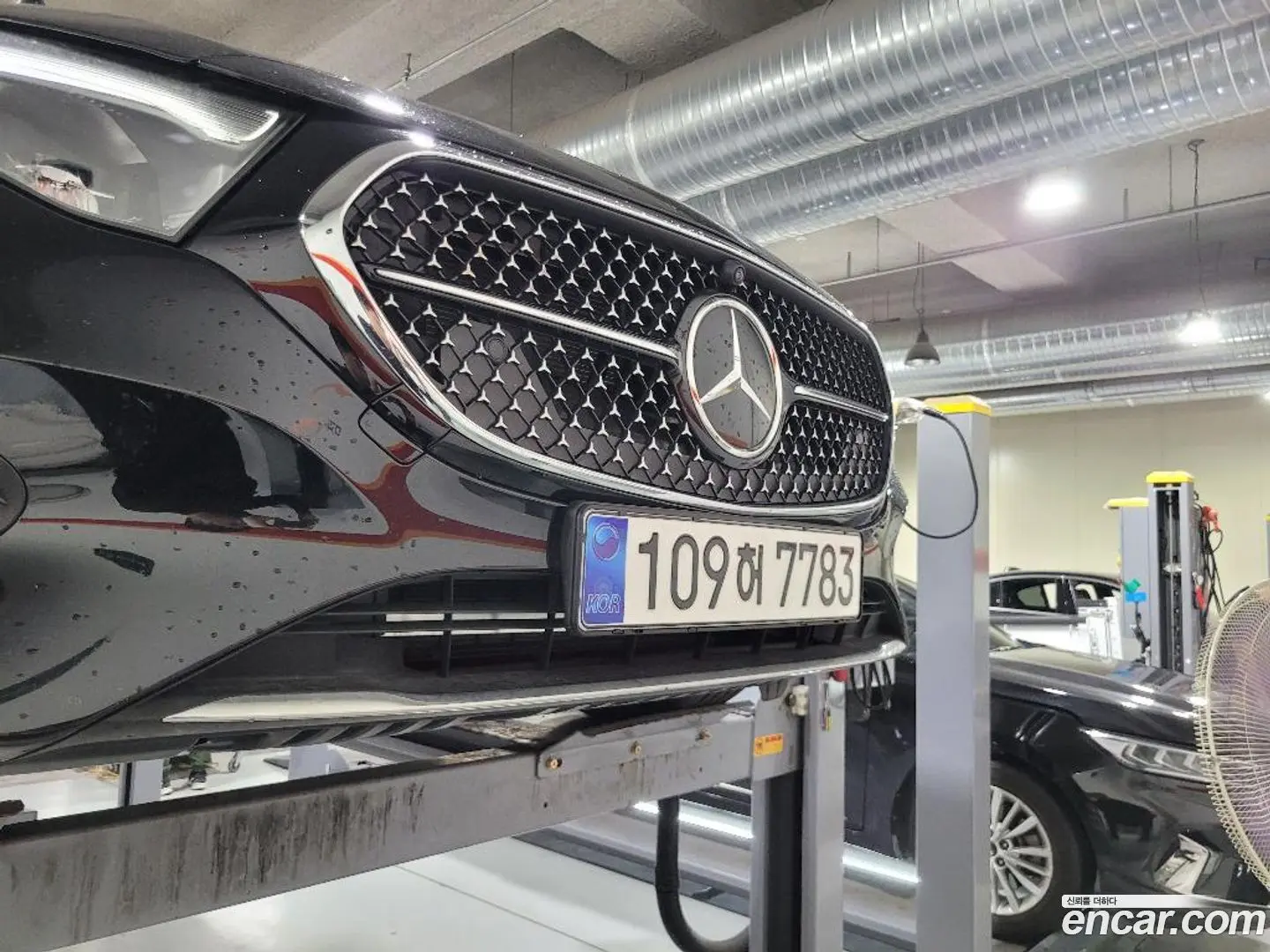 Main__Slider__Photo:E-Class Mercedes-Benz 2025.8-0