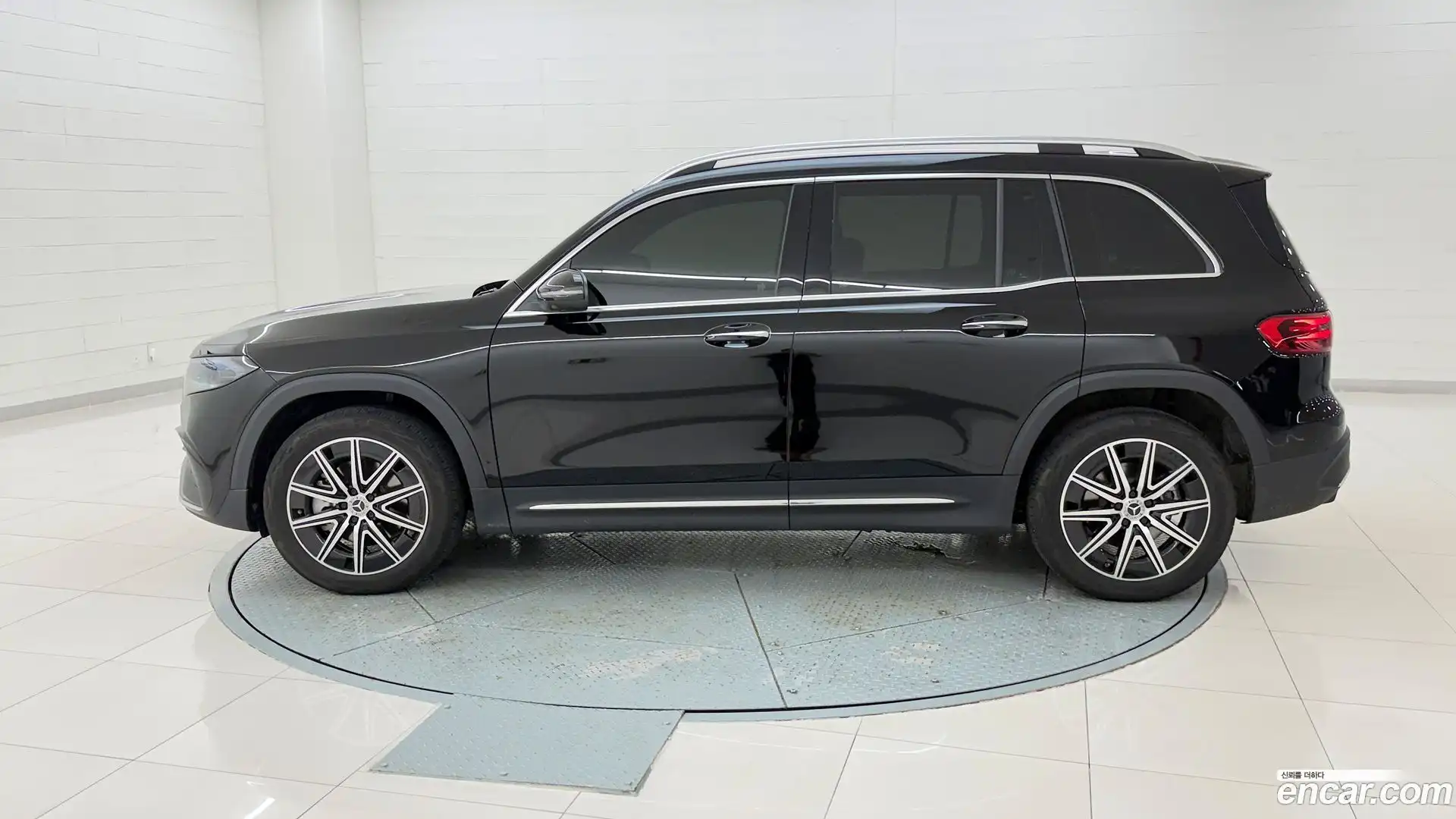 EQB Mercedes-Benz 2025.7-OUTER-002