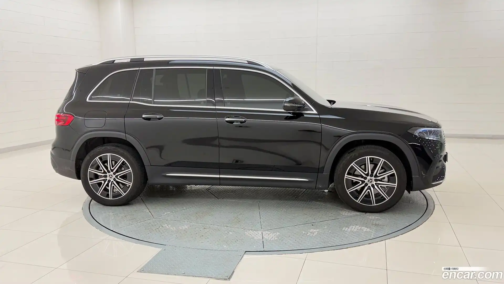 EQB Mercedes-Benz 2025.7-OUTER-006