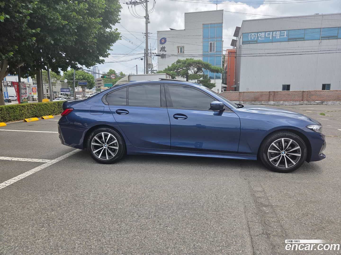 3-Series BMW 2023.4-OUTER-005