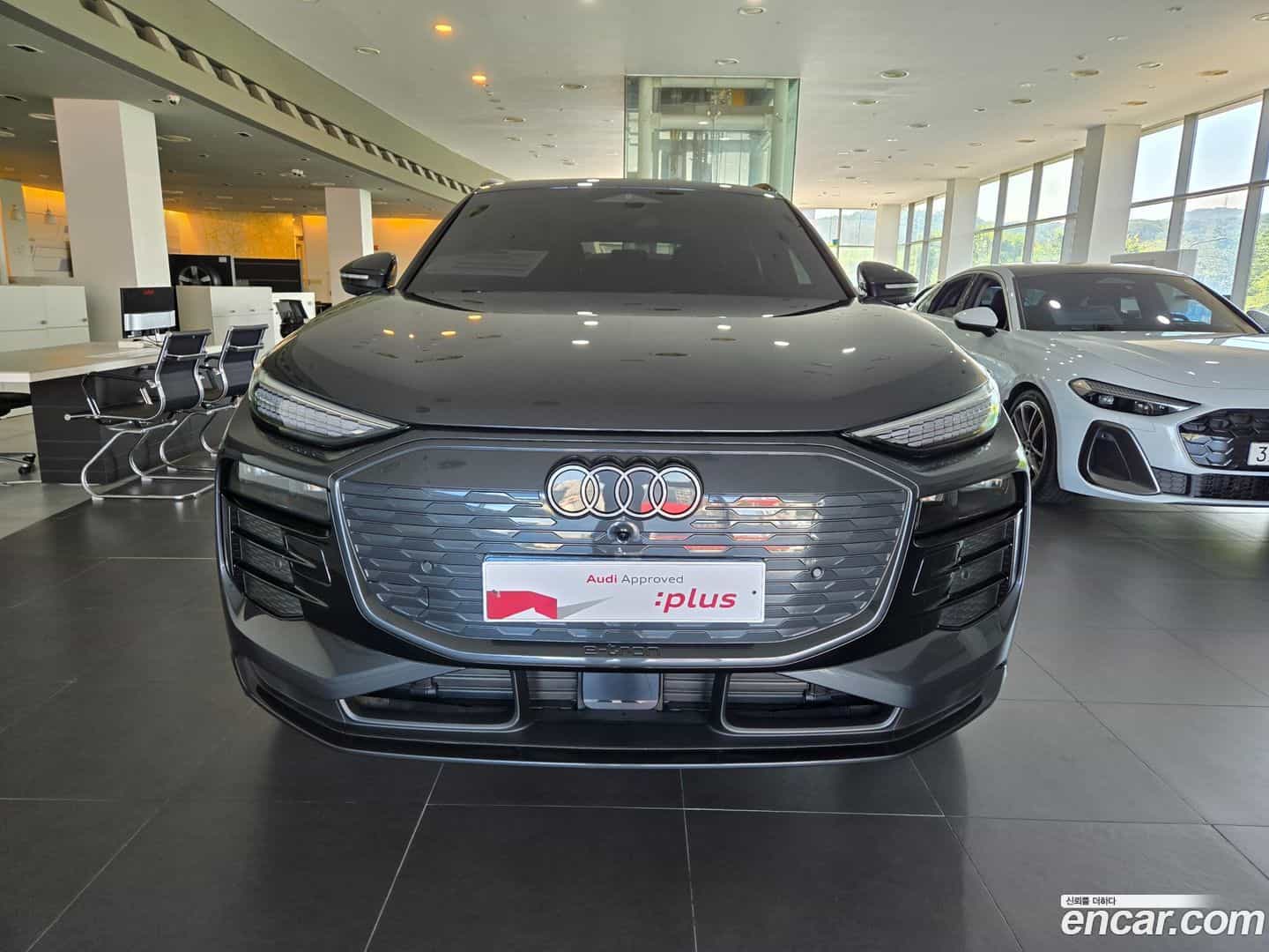 Q6 e-tron Audi 2025.7-OUTER-003