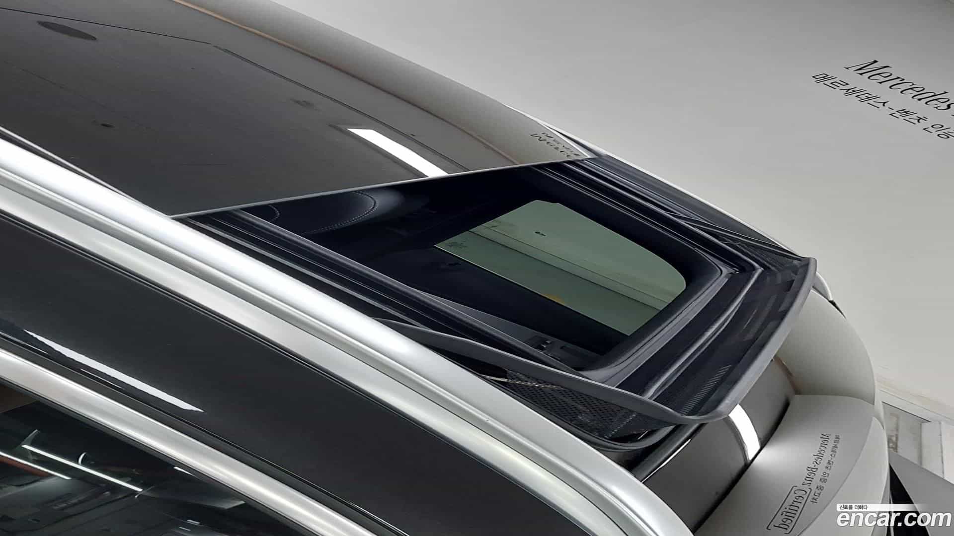 GLC-Class Mercedes-Benz 2022.10-OPTION-016