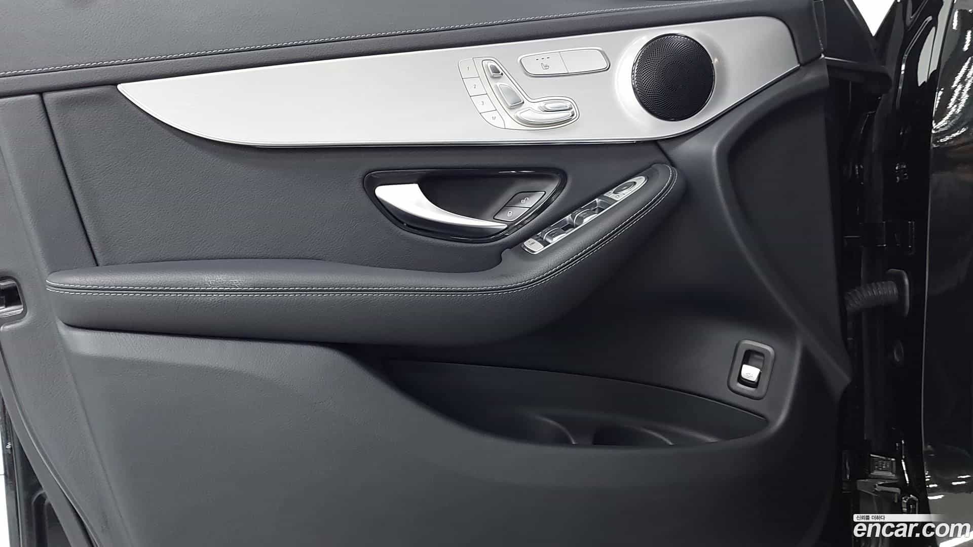 GLC-Class Mercedes-Benz 2022.10-OPTION-019