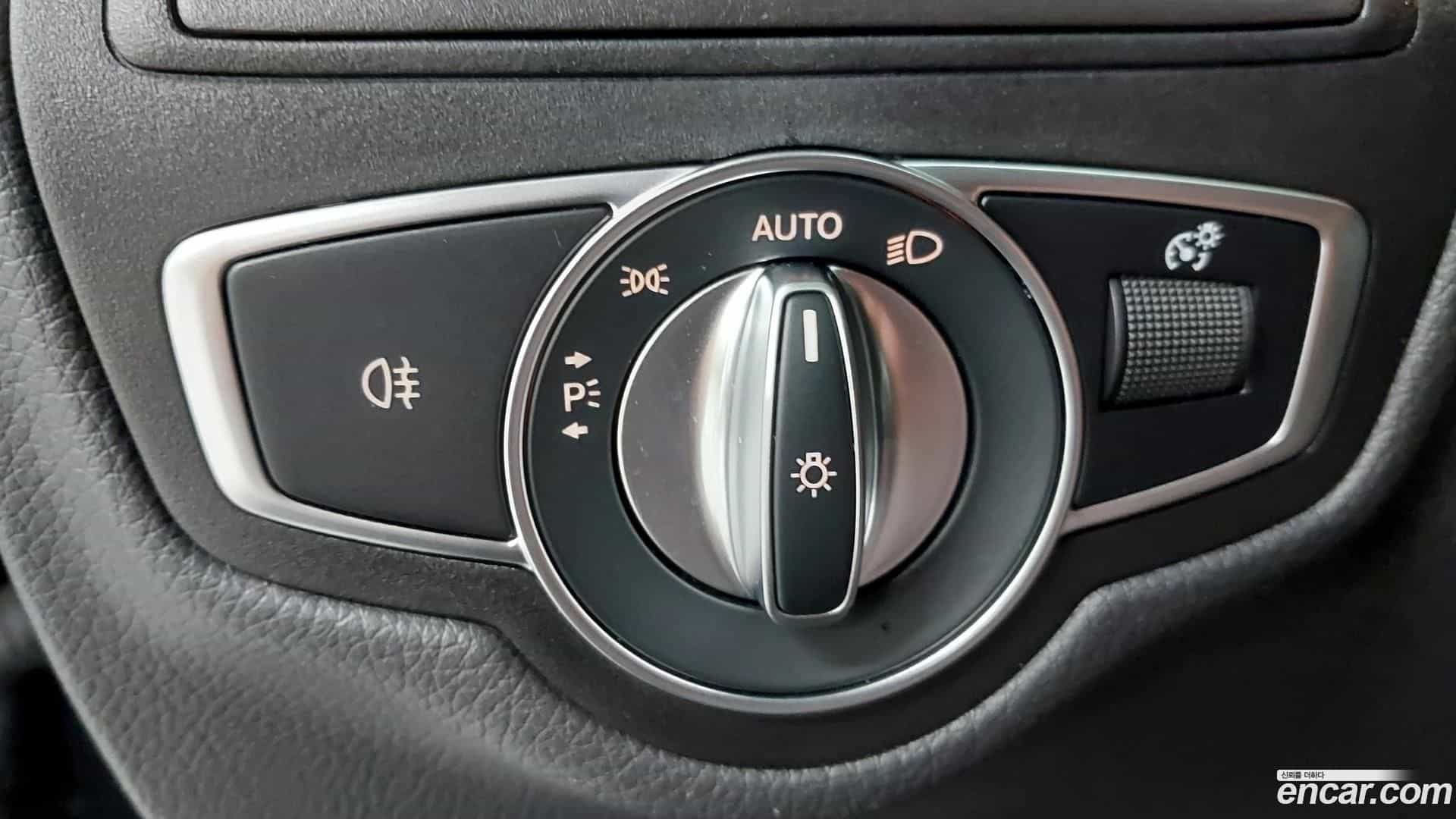 GLC-Class Mercedes-Benz 2022.10-OPTION-024