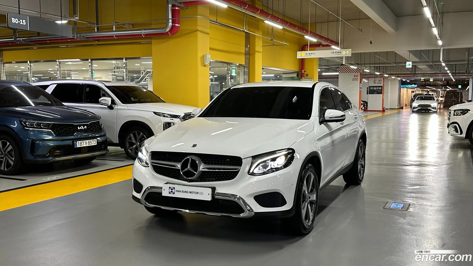 Main__Slider__Photo:GLC-Class Mercedes-Benz 2019.3-0