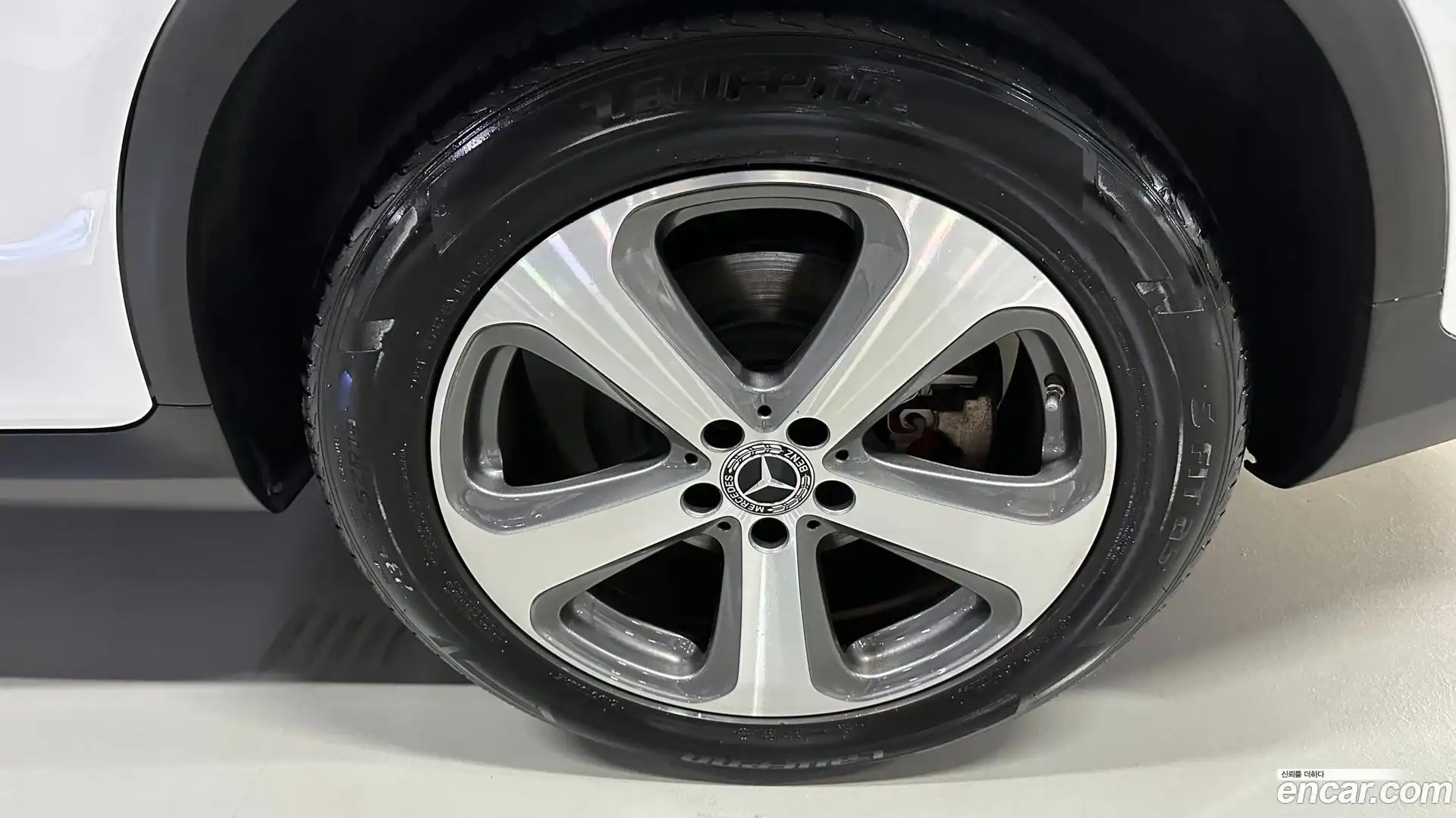 GLC-Class Mercedes-Benz 2019.3-OUTER-005