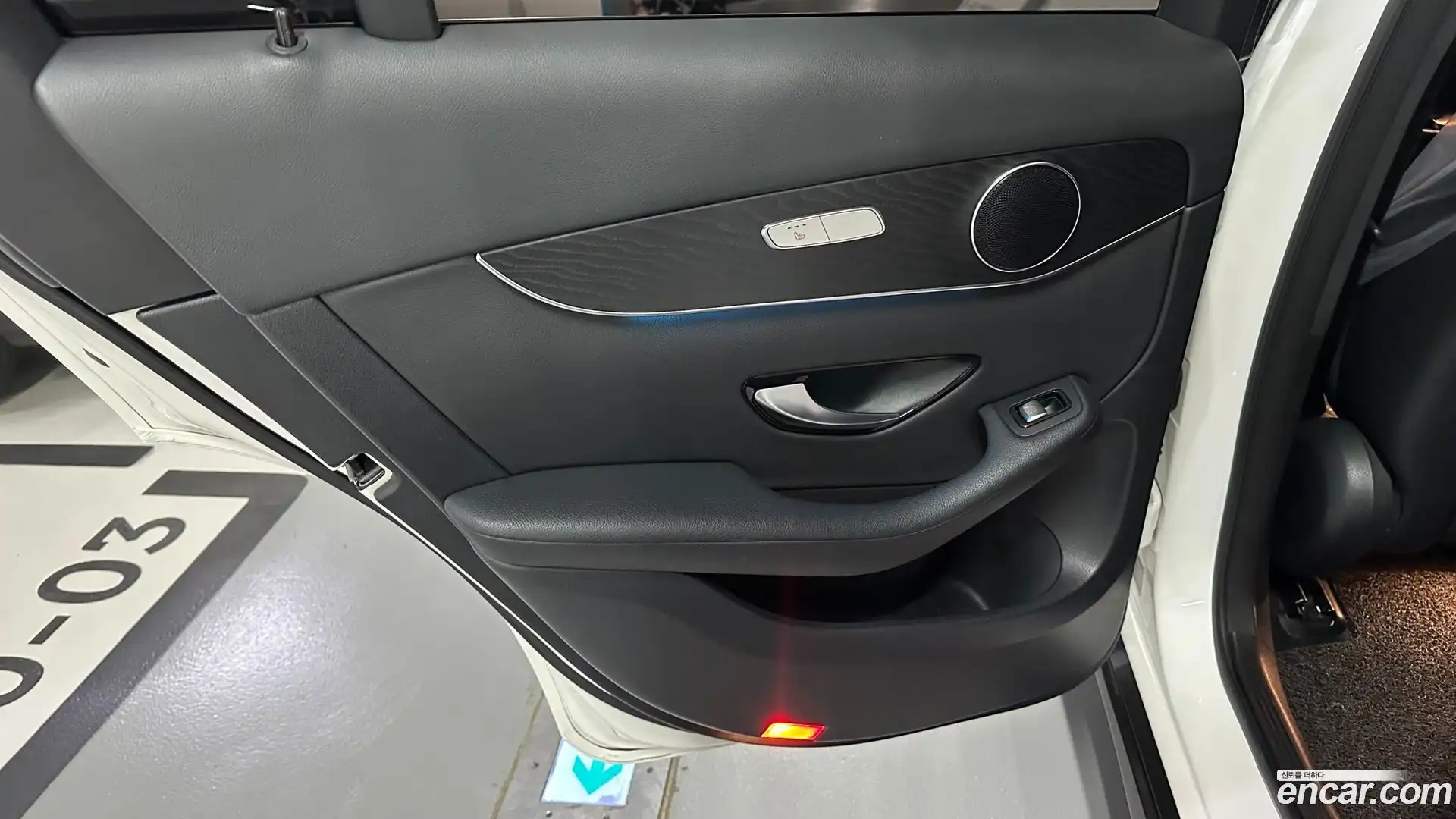 GLC-Class Mercedes-Benz 2019.3-OPTION-019