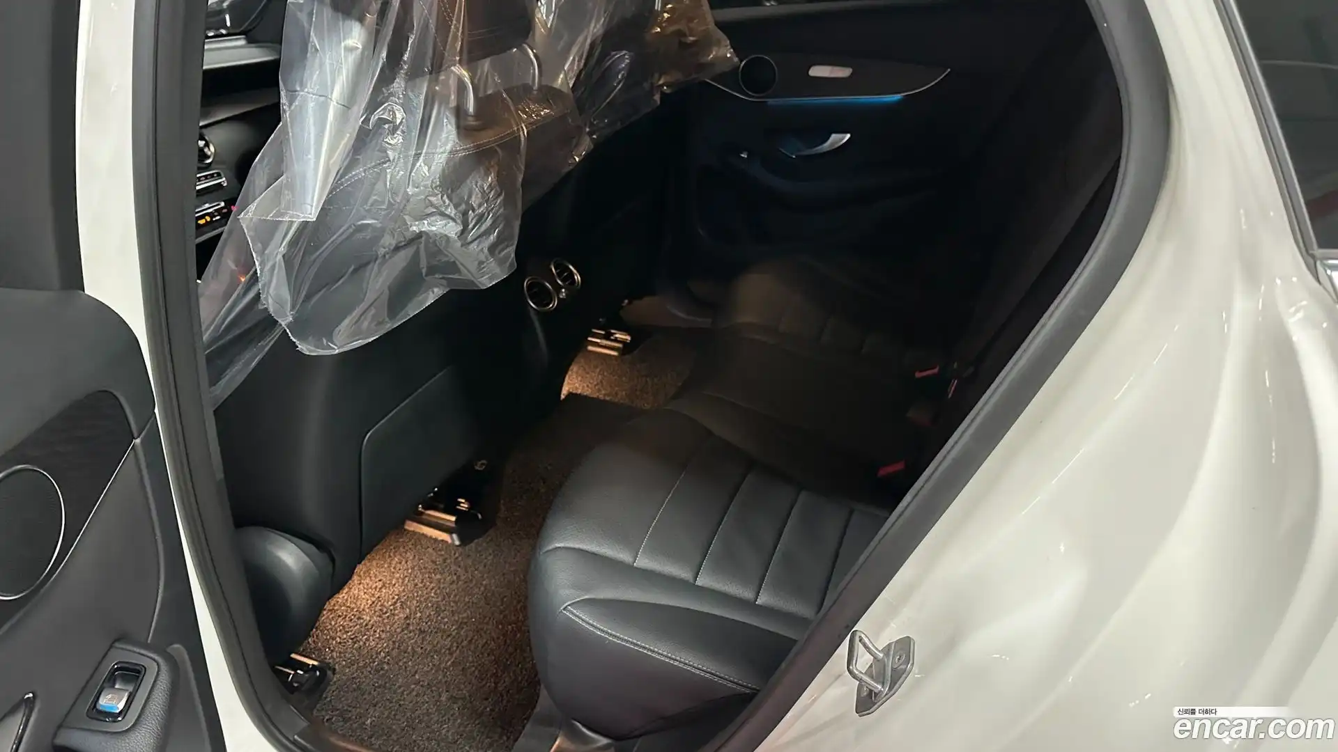 GLC-Class Mercedes-Benz 2019.3-OPTION-021