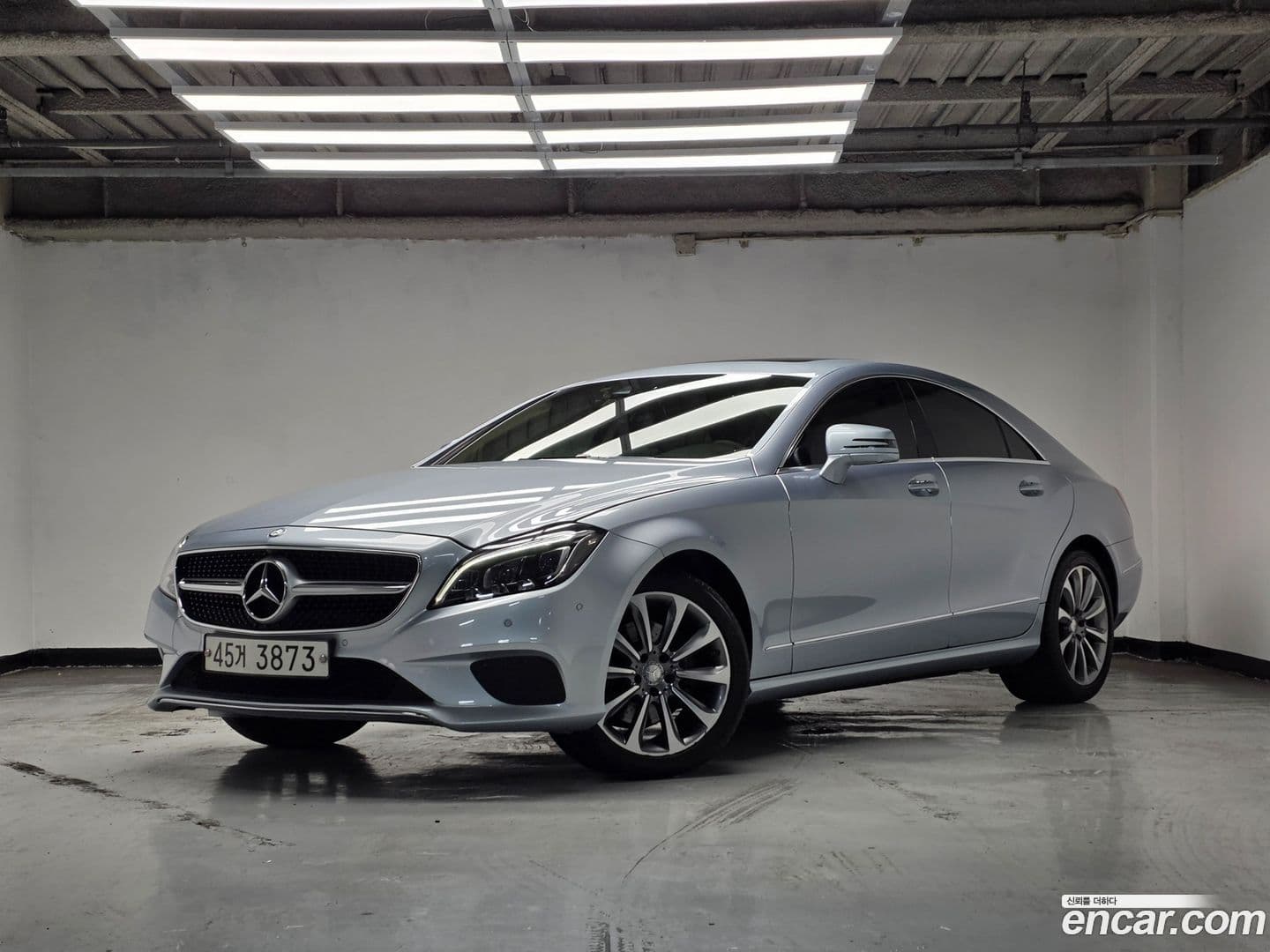 Main__Slider__Photo:CLS-Class Mercedes-Benz 2015.6-0