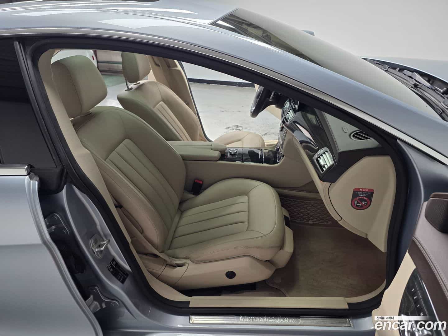 CLS-Class Mercedes-Benz 2015.6-INNER-008