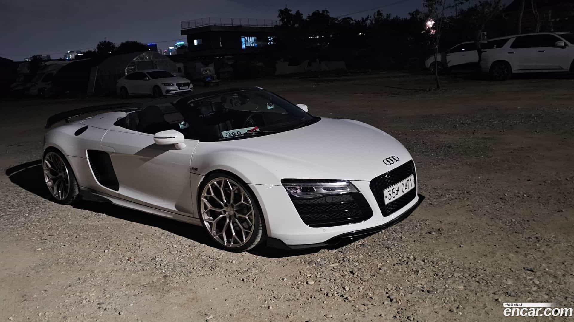 R8 Audi 2015.11-OUTER-001