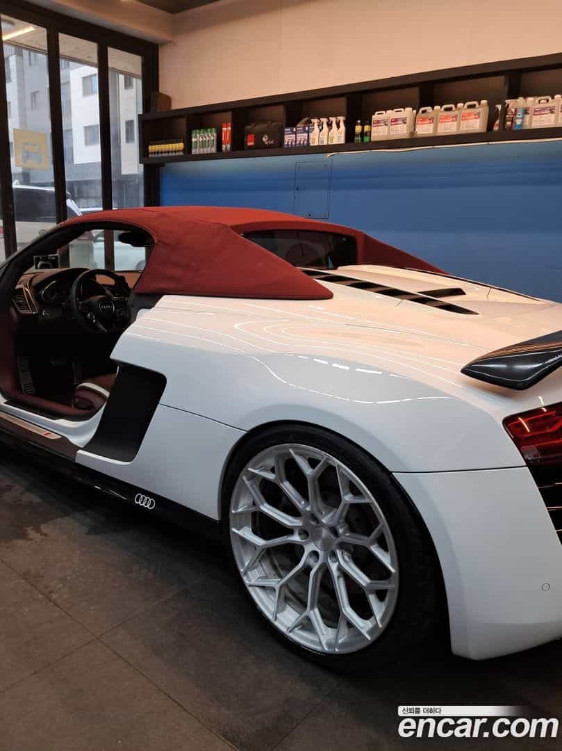 R8 Audi 2015.11-OUTER-002