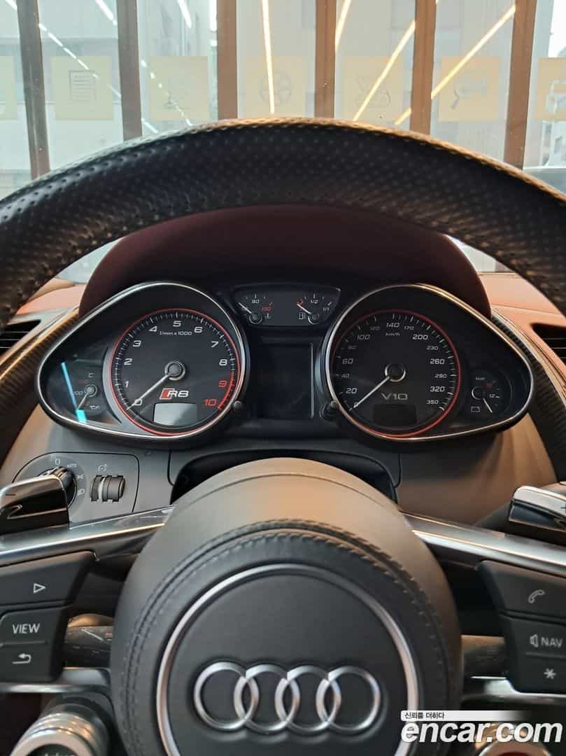 R8 Audi 2015.11-OUTER-004