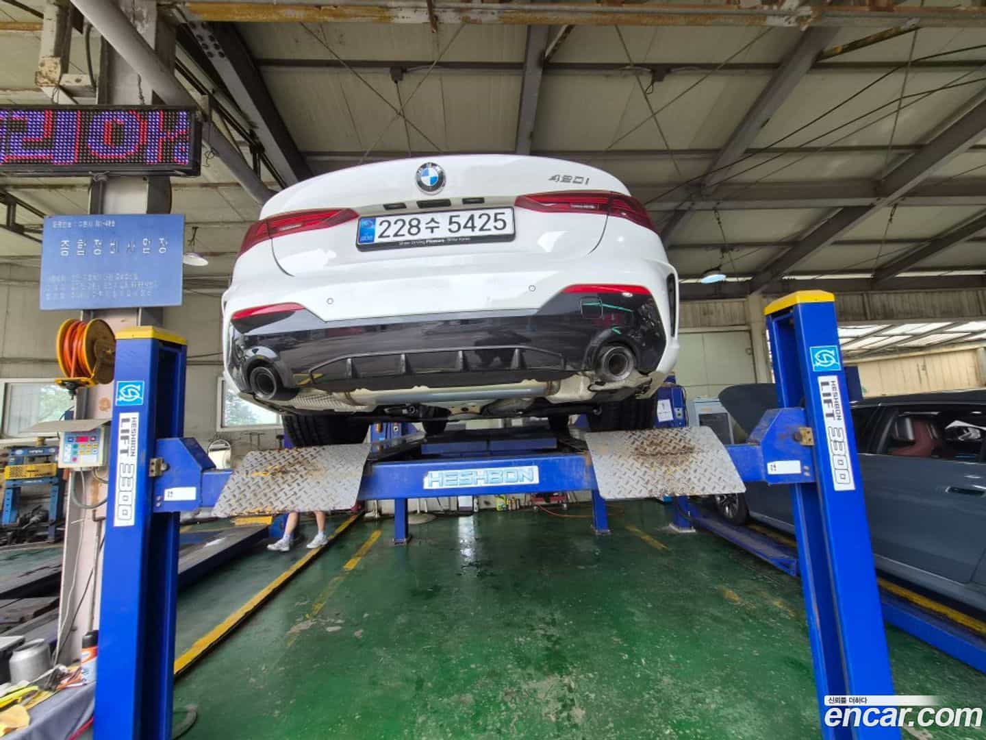 4-Series BMW 2025.9-OUTER-002