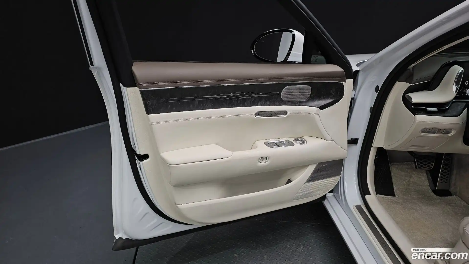 G90 Genesis 2022.7-INNER-034