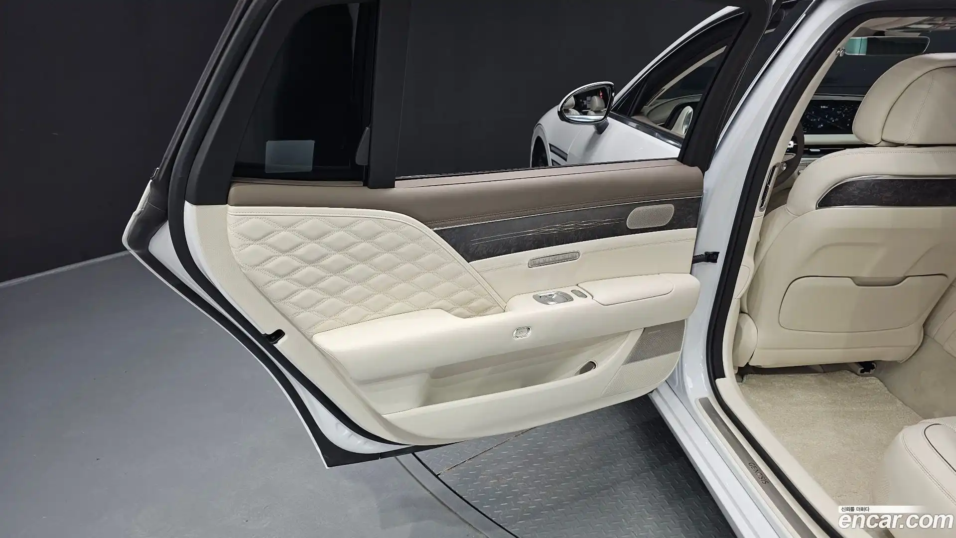G90 Genesis 2022.7-INNER-035